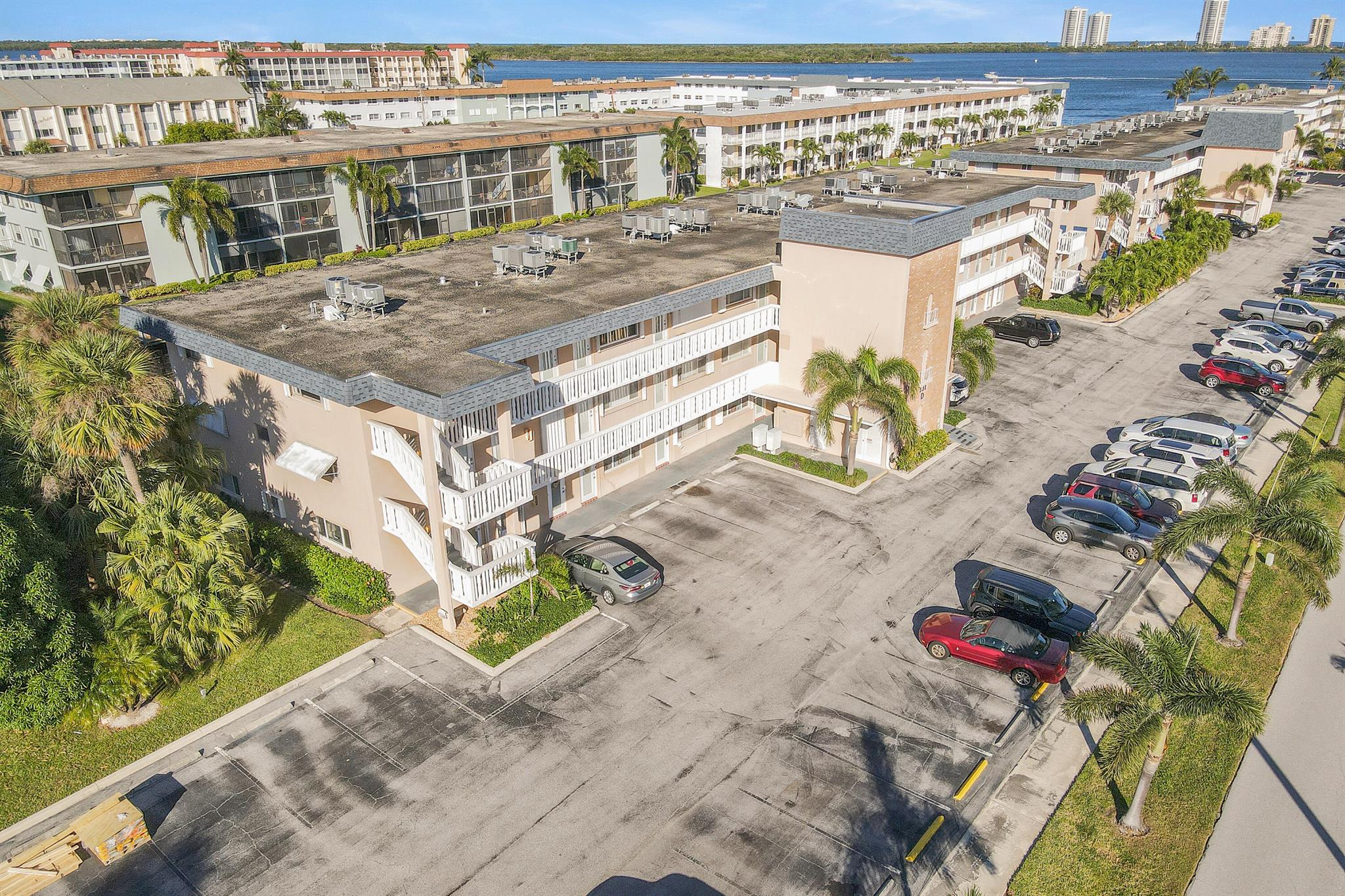 LAKE COLONY APTS THREE IN - Residential