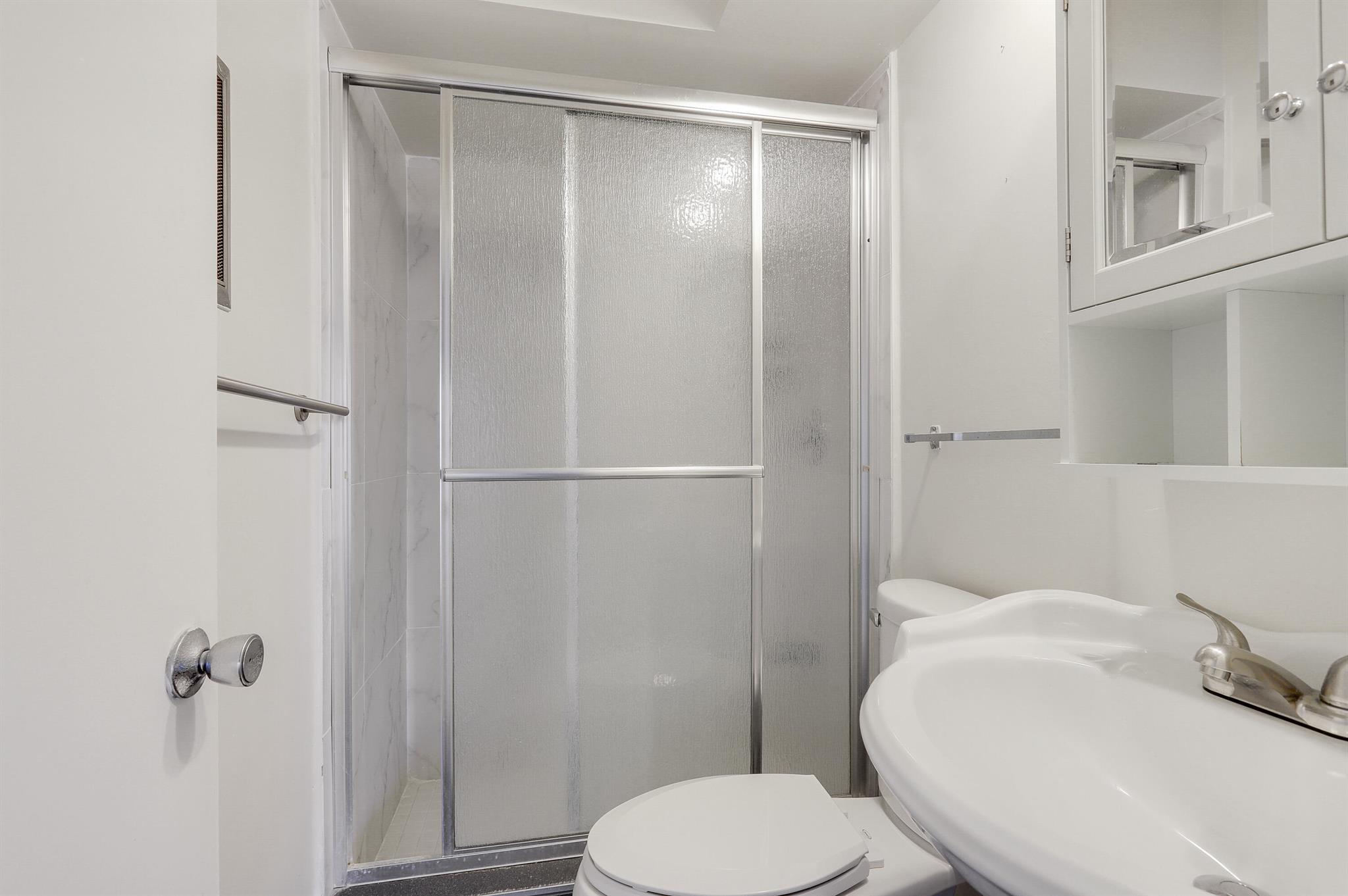 LAKE COLONY APTS THREE IN - Residential