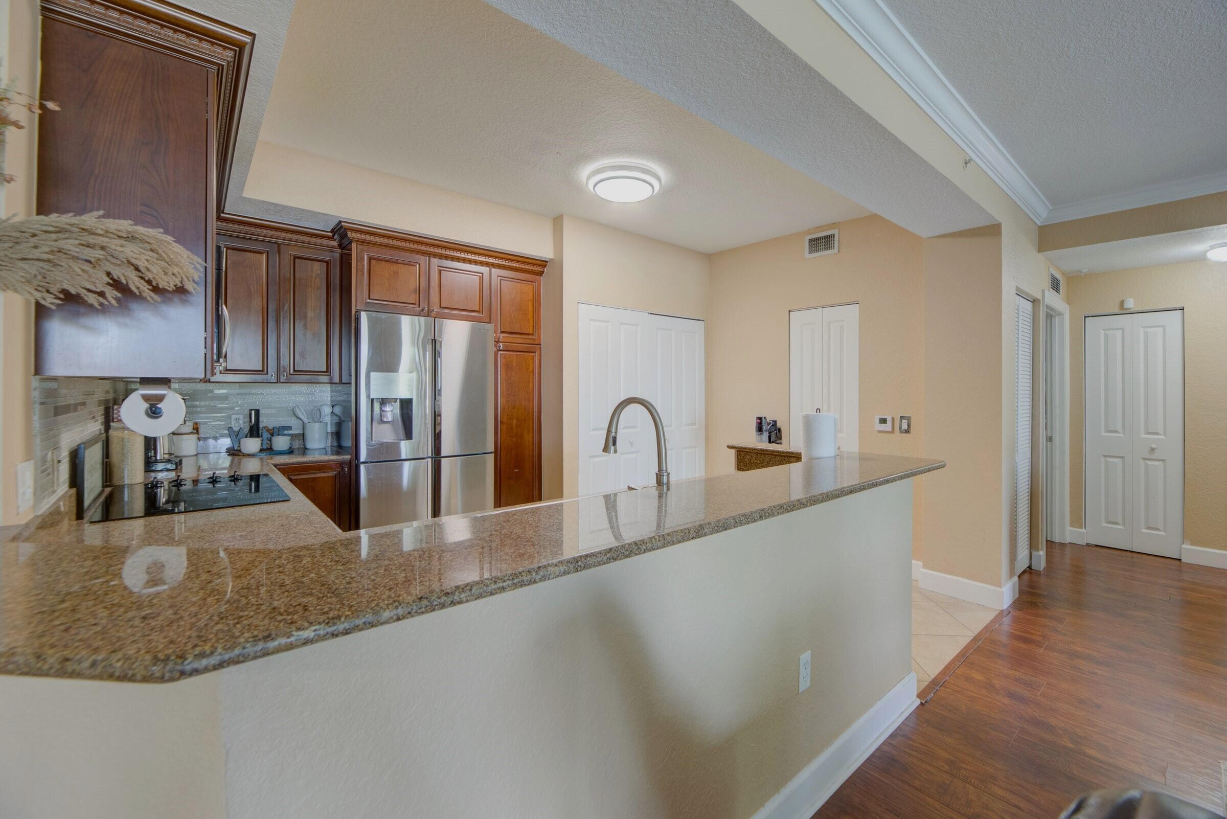 SAN RAPHAEL CONDO - Residential
