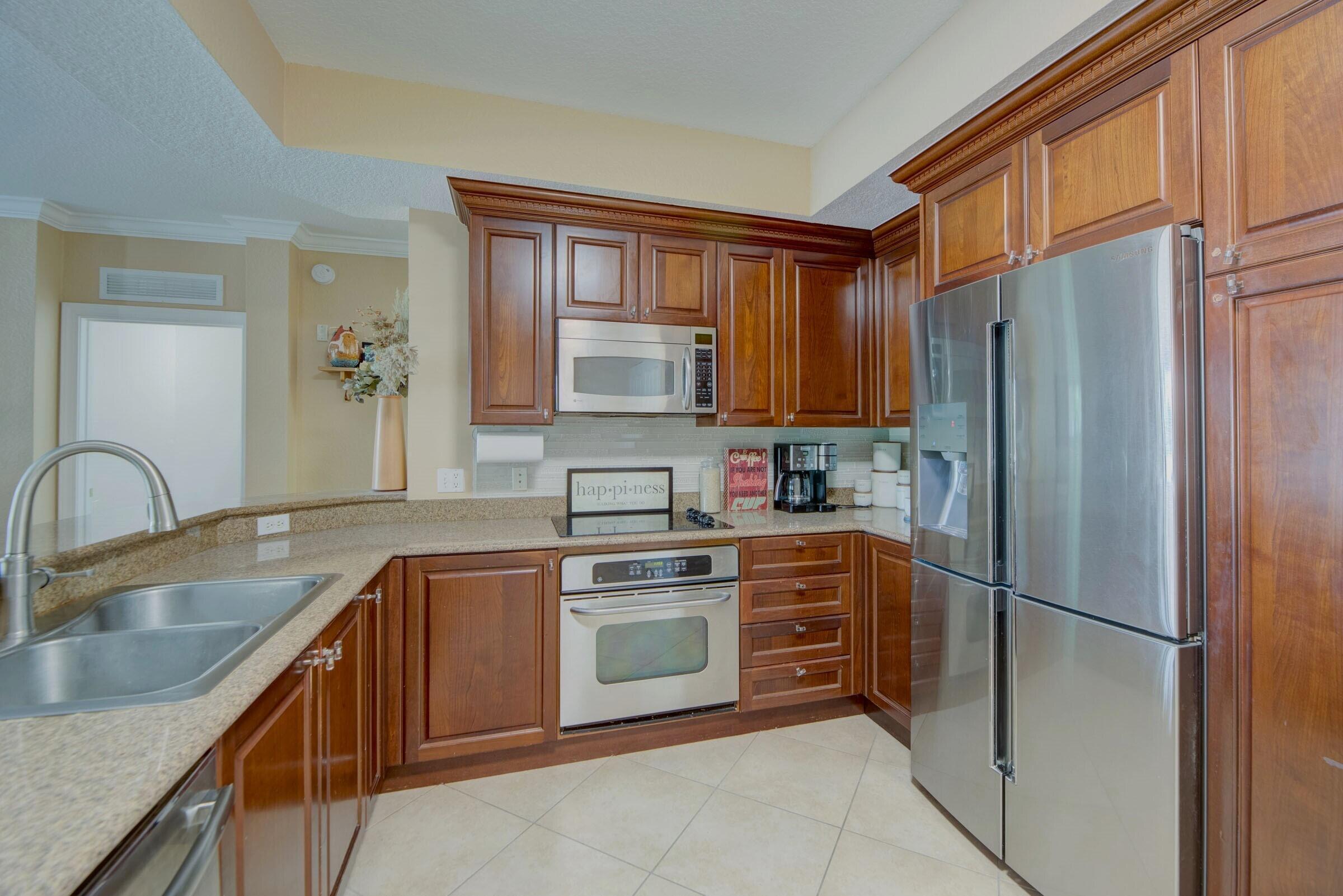 SAN RAPHAEL CONDO - Residential