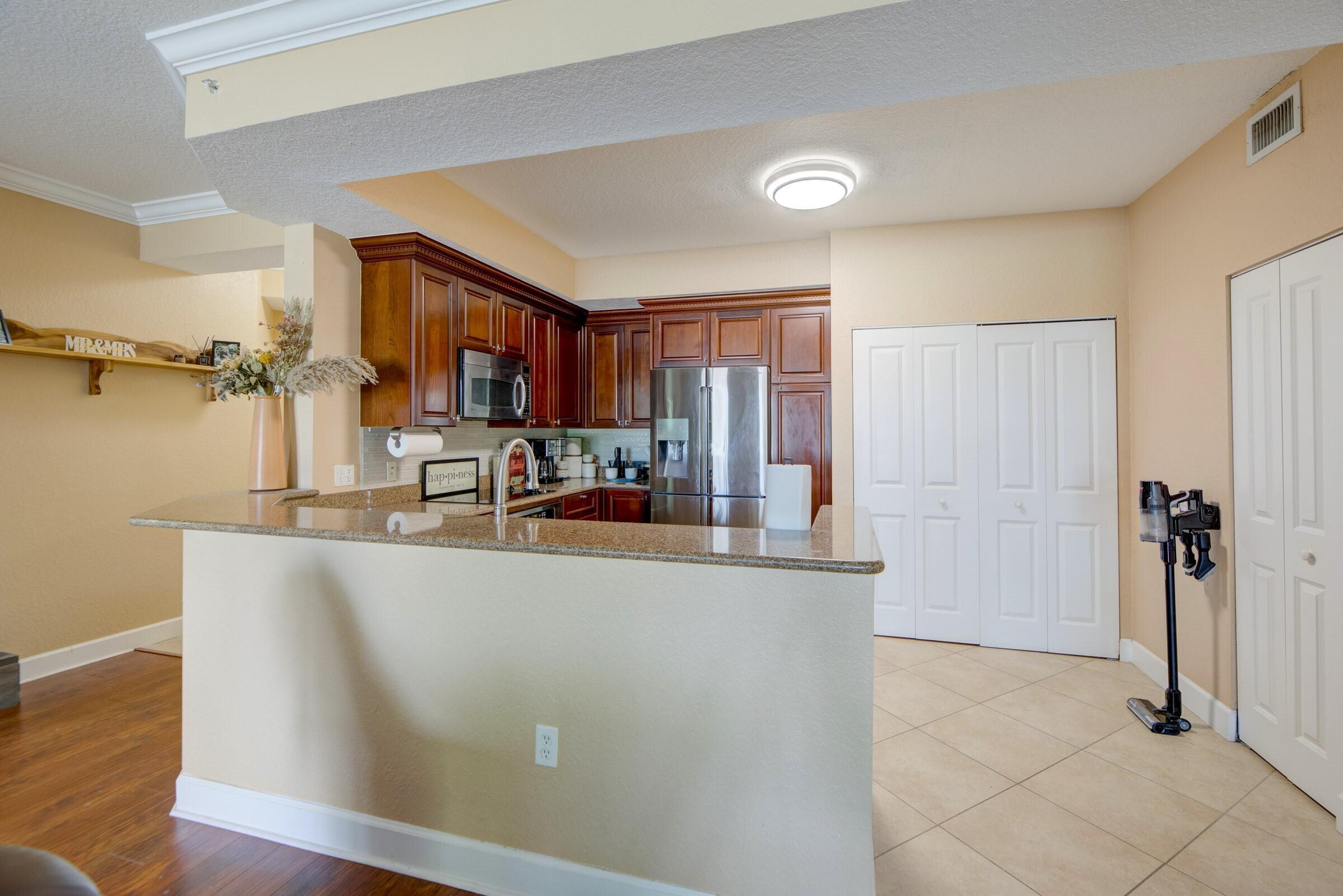 SAN RAPHAEL CONDO - Residential