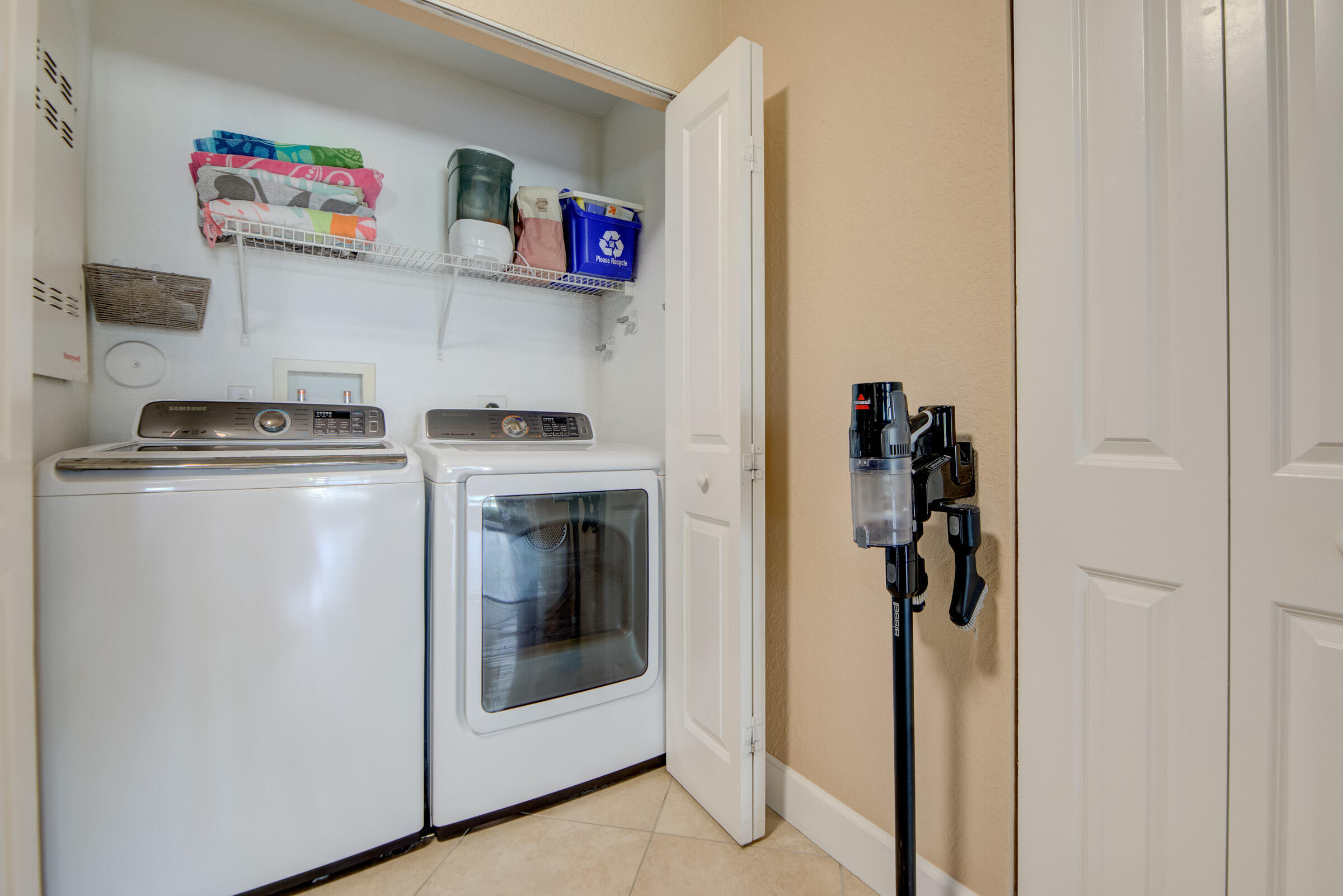SAN RAPHAEL CONDO - Residential