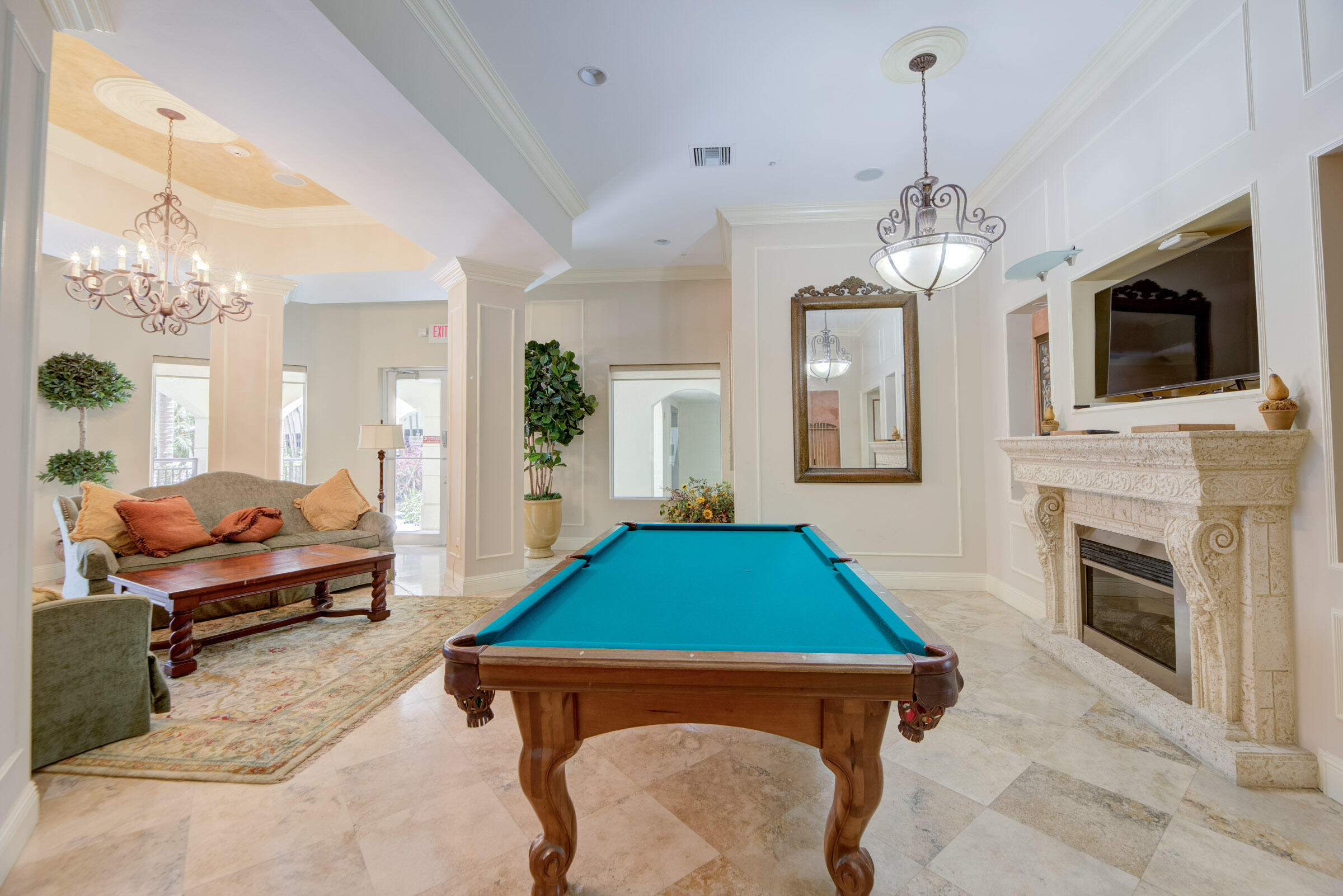 SAN RAPHAEL CONDO - Residential