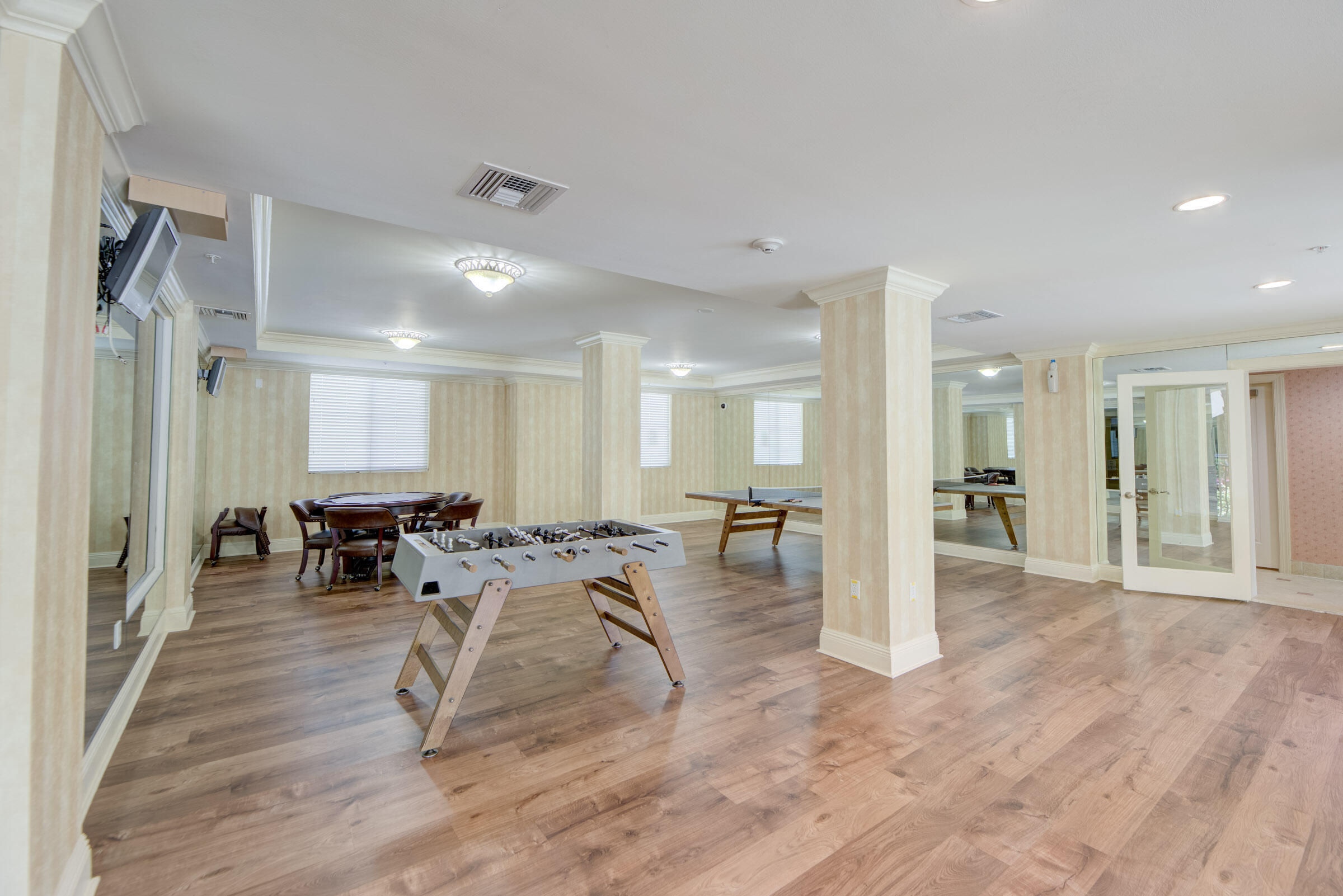 SAN RAPHAEL CONDO - Residential