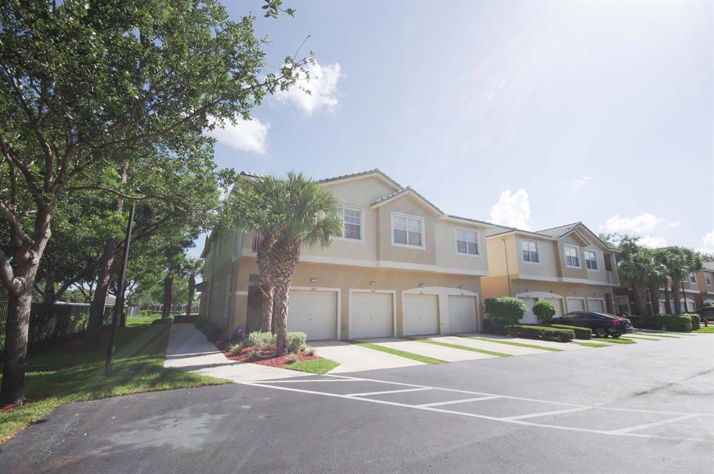 Lovely 3 bedroom 2 bathroom 1 car garage end unit in a gated community. Newer appliance package. Community has a playground and a pool