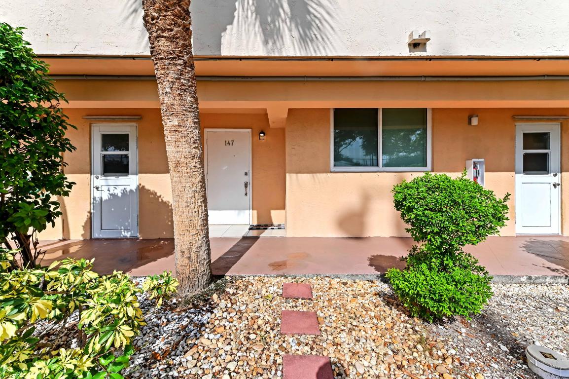 LIGHTHOUSE POINT PLAZA CONDO - Residential