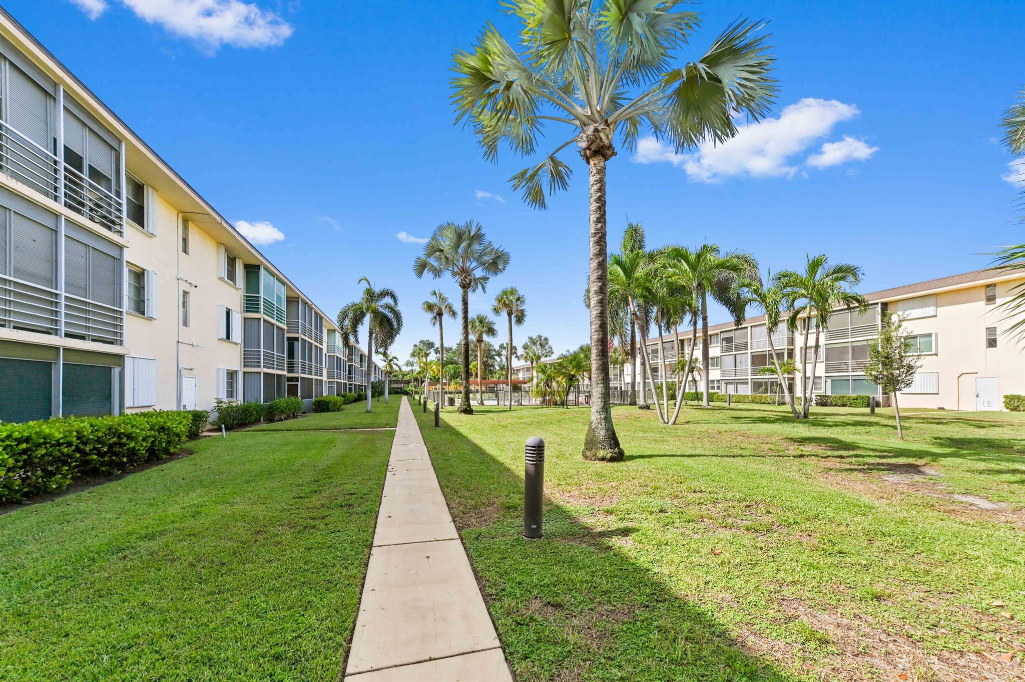 LIGHTHOUSE POINT PLAZA CO - Residential