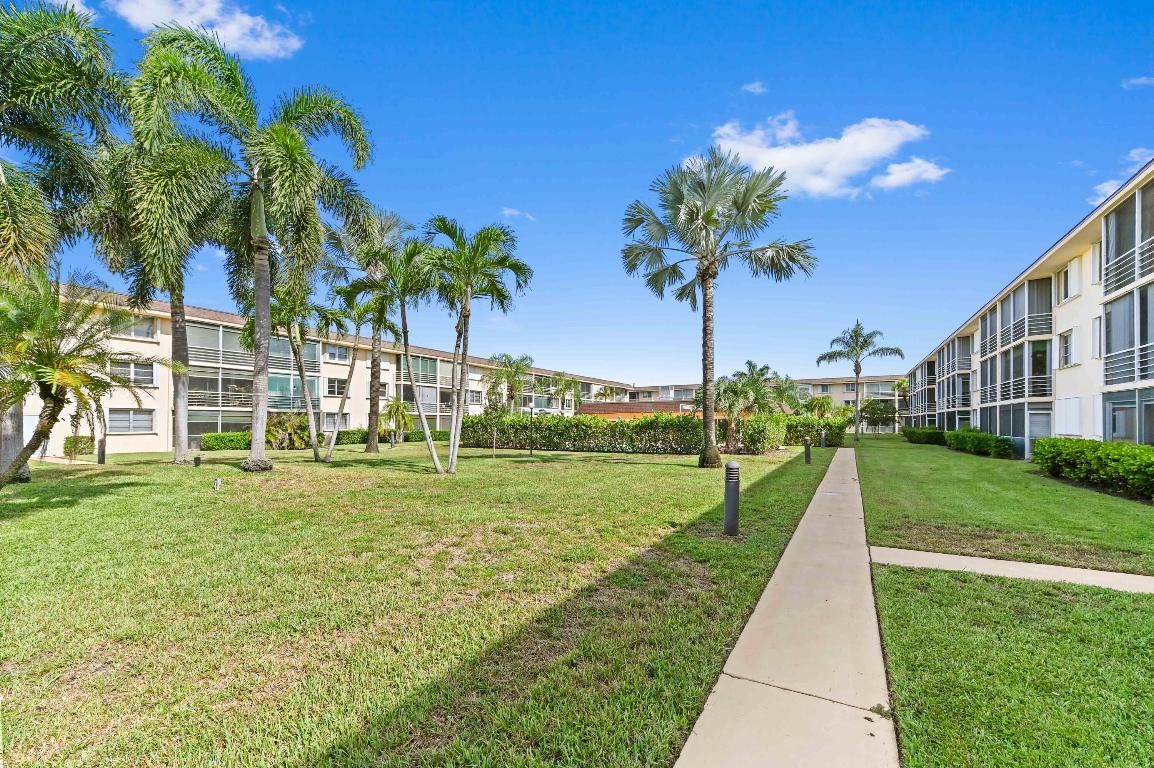 LIGHTHOUSE POINT PLAZA CONDO - Residential
