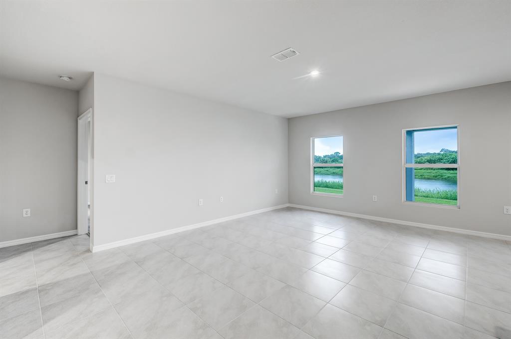 CARRIAGE POINTE - Residential