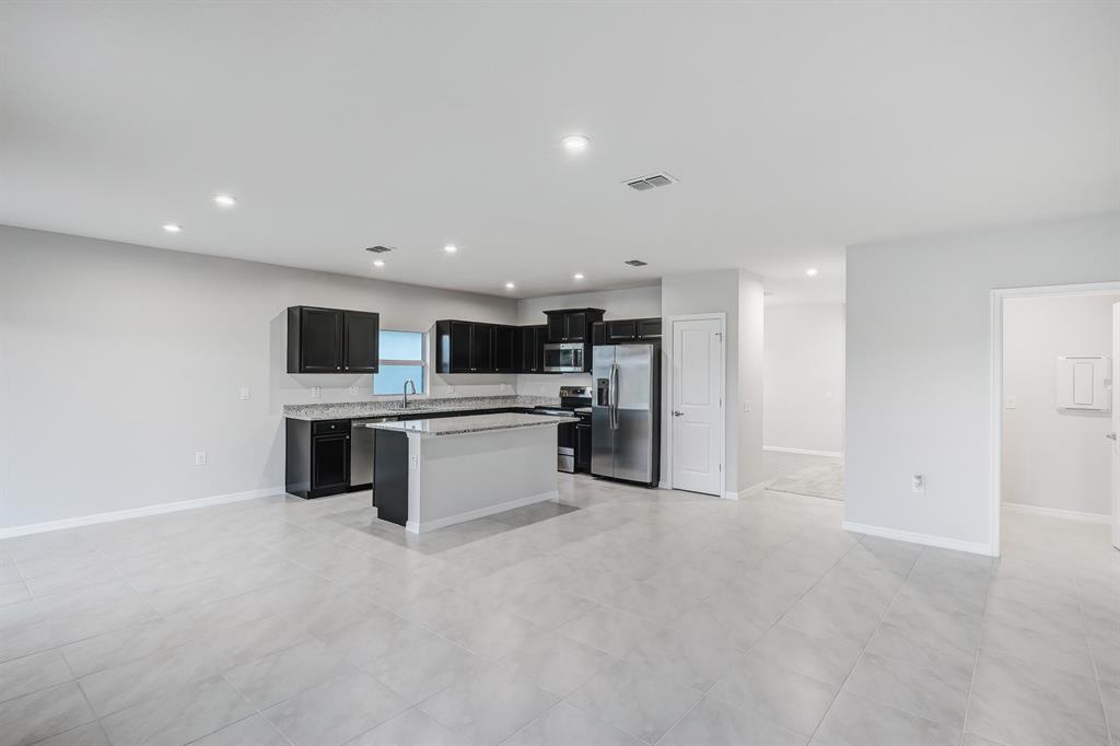 CARRIAGE POINTE - Residential