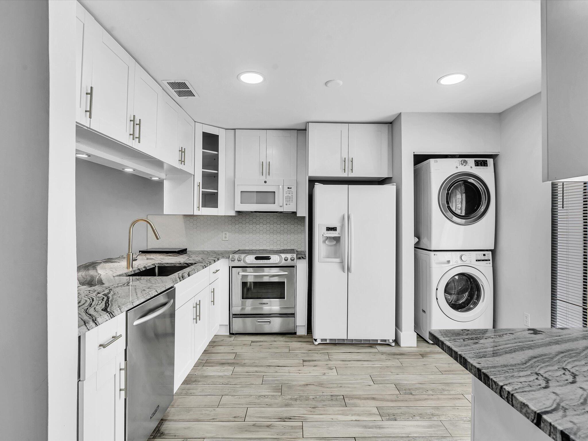 SANDALFOOT COVE SEC 12 - Residential Lease