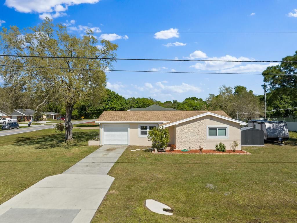 Photo of 6704 Eden Road, Fort Pierce, FL 34951 (MLS # R10965139)