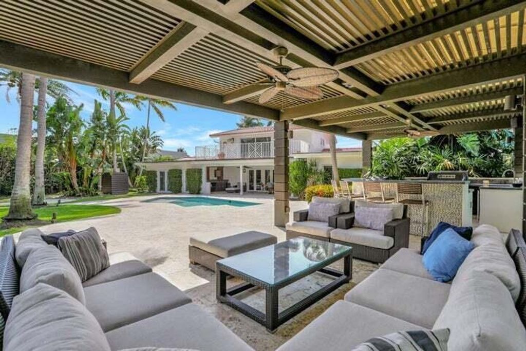 Photo of 2100 Spanish River Road, Boca Raton, FL 33432 (MLS # B26001955)