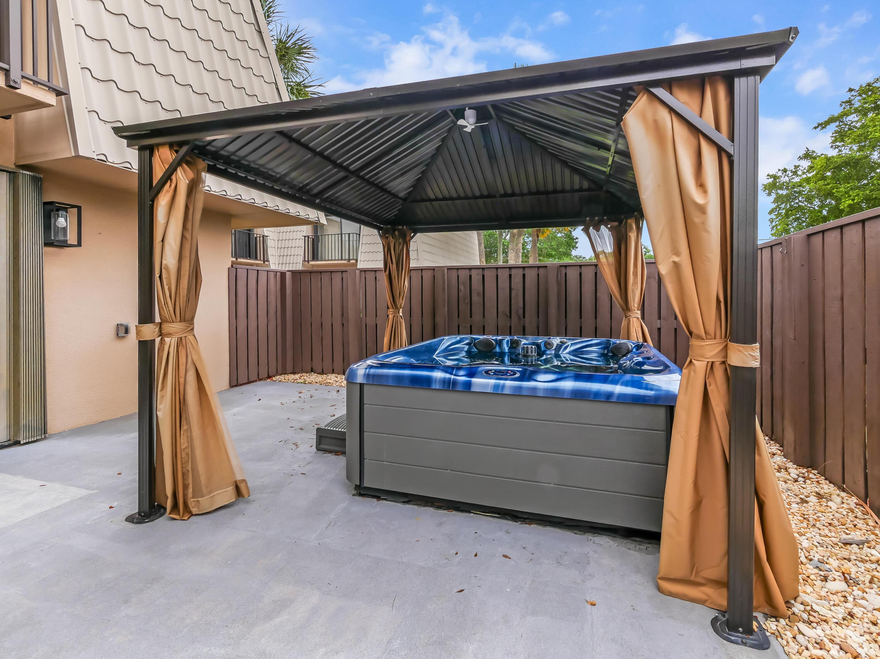 VILLAGE OF SANDALWOOD LAKES SOUTH - Residential