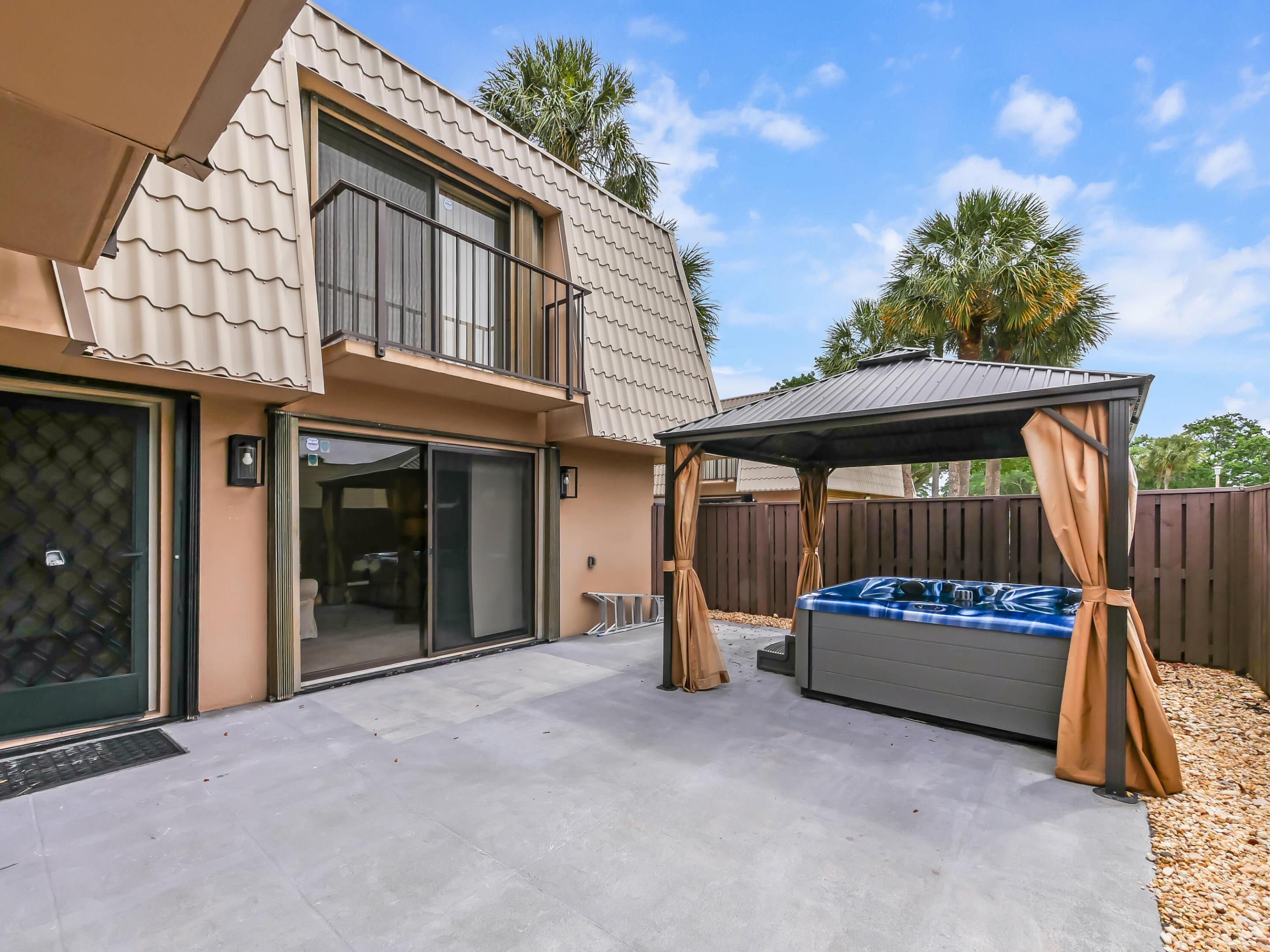 VILLAGE OF SANDALWOOD LAKES SOUTH - Residential