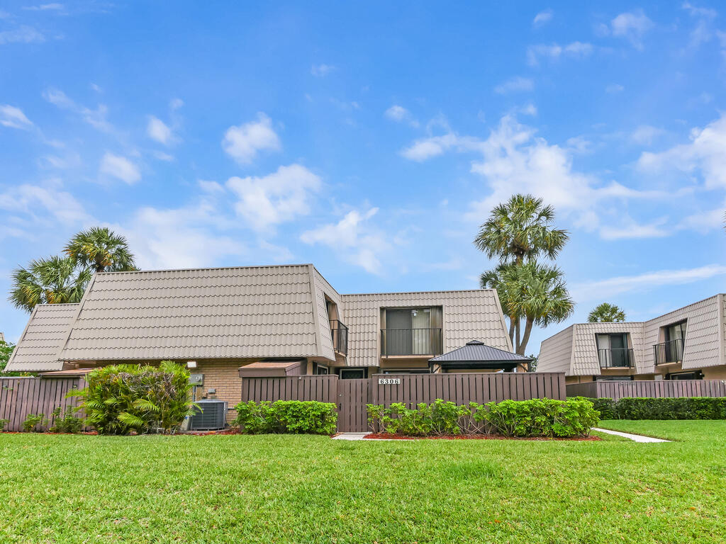 VILLAGE OF SANDALWOOD LAKES SOUTH - Residential