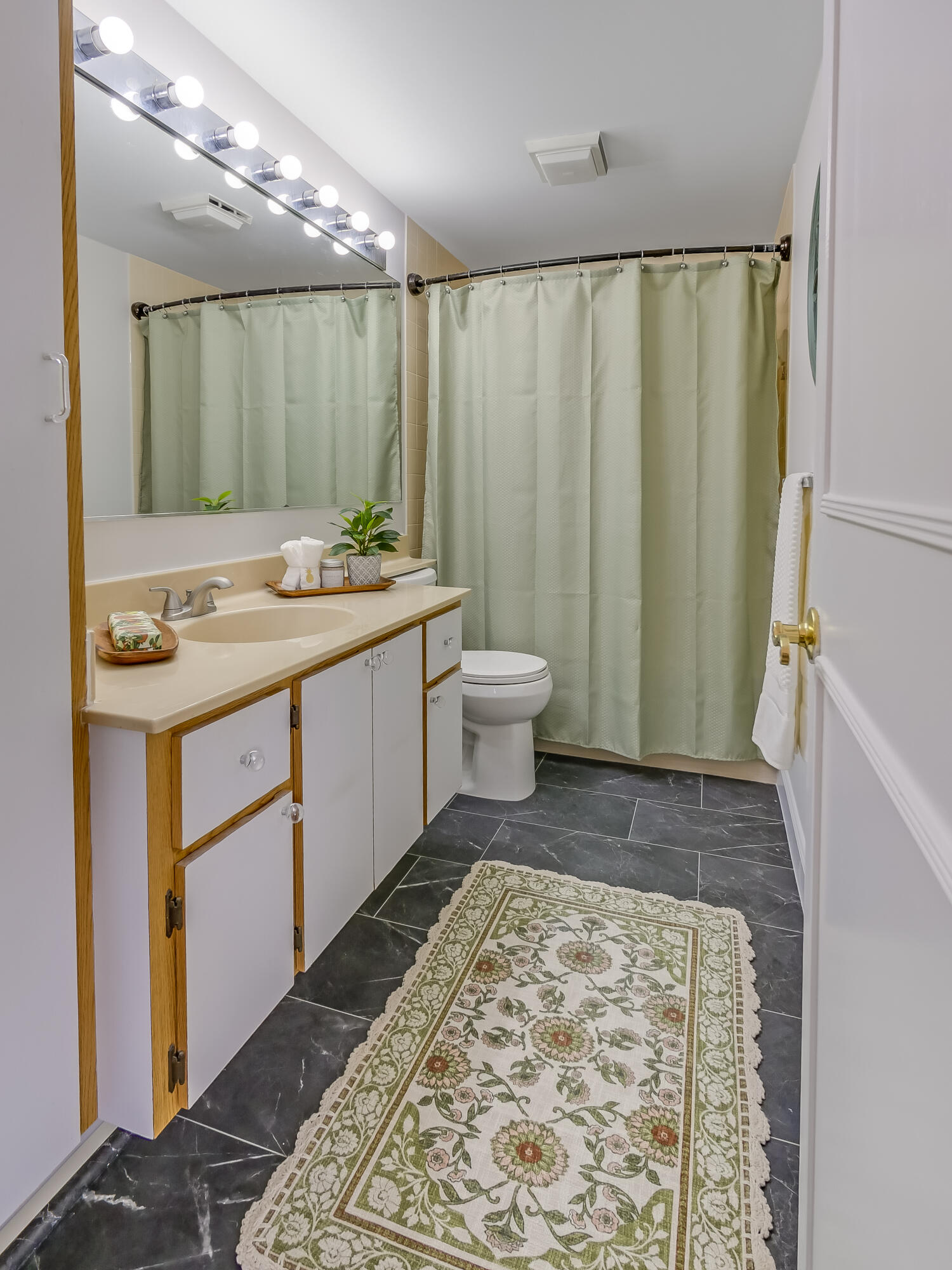 VILLAGE OF SANDALWOOD LAKES SOUTH - Residential