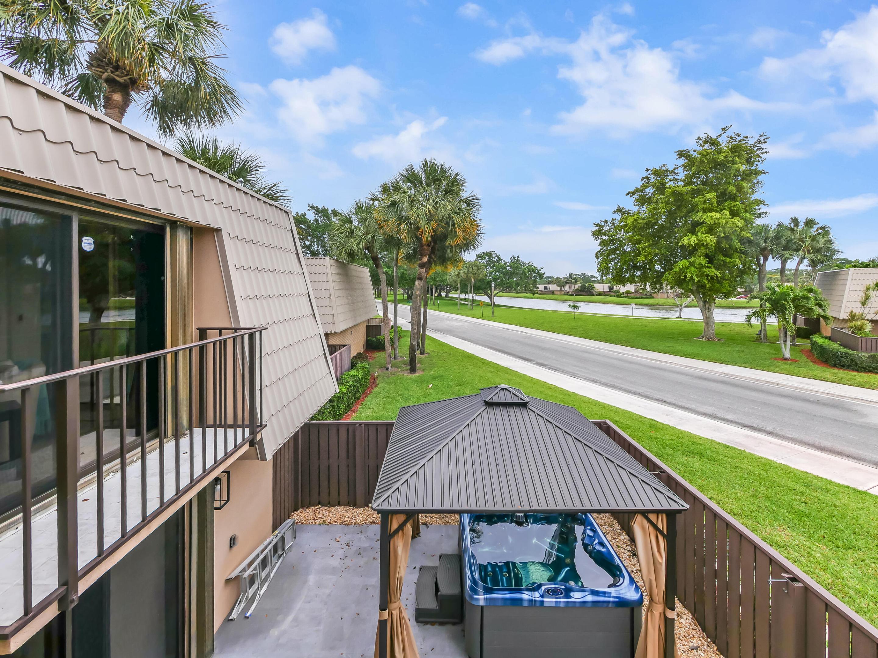 VILLAGE OF SANDALWOOD LAKES SOUTH - Residential