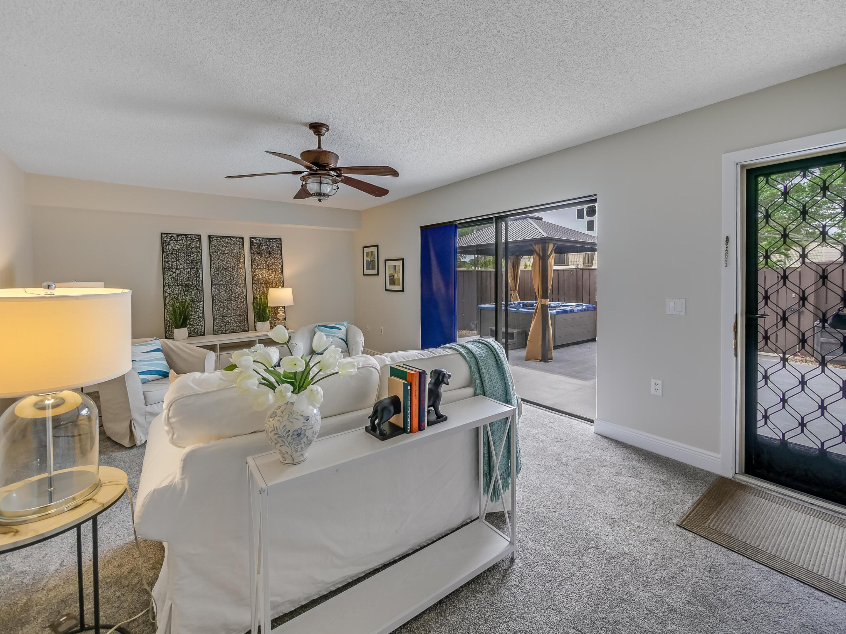 VILLAGE OF SANDALWOOD LAKES SOUTH - Residential