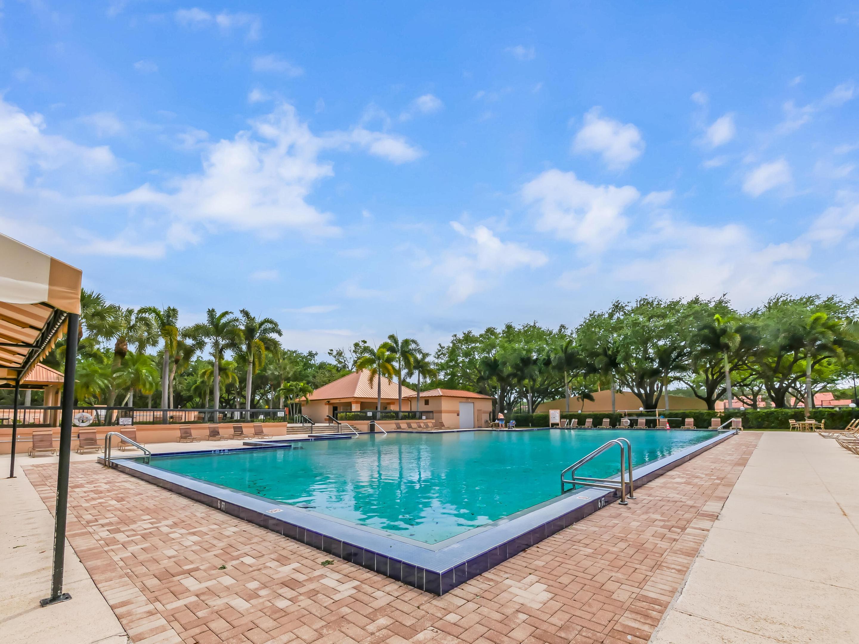 VILLAGE OF SANDALWOOD LAKES SOUTH - Residential