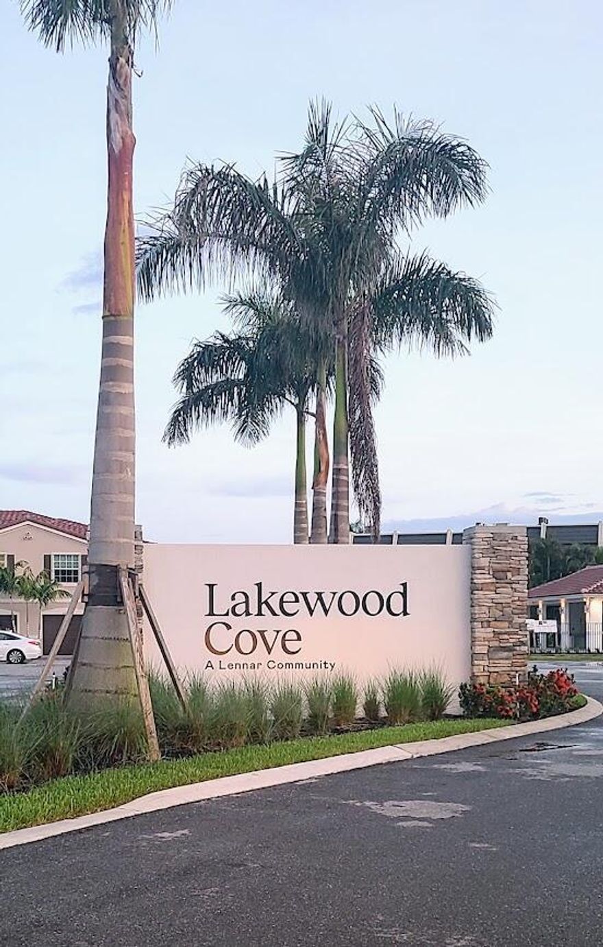 This modern home features four bedrooms and two and a half bathrooms, offering ample space for comfortable living. brand new townhouse ready to move in. Easy access to the turnpike, minutes away from the Wellington Mall, restaurants and more.