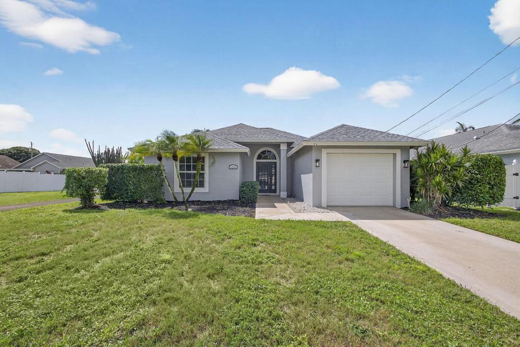 Photo of 6394 Drake Street, Jupiter, FL 33458 (MLS # R11129748)
