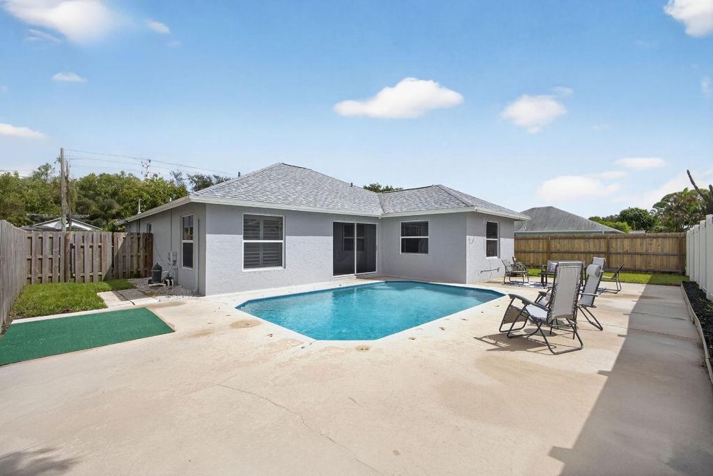 Photo of 6394 Drake Street, Jupiter, FL 33458 (MLS # R11129748)