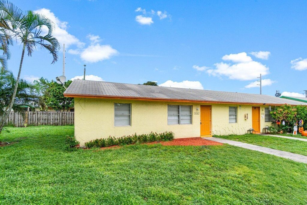 Photo of 4787 Gulfstream Road, Lake Worth, FL 33461 (MLS # R11030184)