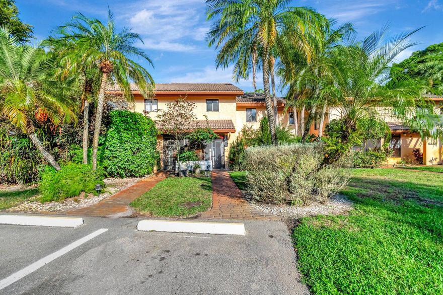 Stunning 3 Bedroom, 2 Bath Golf Course Condo with Vaulted Ceilings & Luxury Upgrades Experience elevated living in this beautifully redone 3-bedroom, 2-bath condo overlooking a pristine golf course. With soaring vaulted ceilings, elegant finishes, and exceptional indoor-outdoor spaces, this home delivers comfort, style, and a true resort like feel. Fully updated interior with fresh finishes and a modern, cohesive design. Spacious 3-bedroom layout, ideal for guests, a home office, or multigenerational living. Vaulted ceilings that enhance natural light and create an open, airy atmosphere. Wet bar, perfect for entertaining or relaxing evenings at home. Jetted soaking tub with a separate walk  in shower. All overlooking a beautiful golf course.