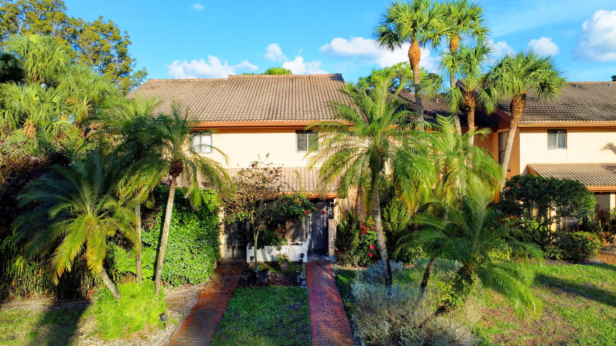 FOUNTAINS SOUTH CONDO 2 - Residential