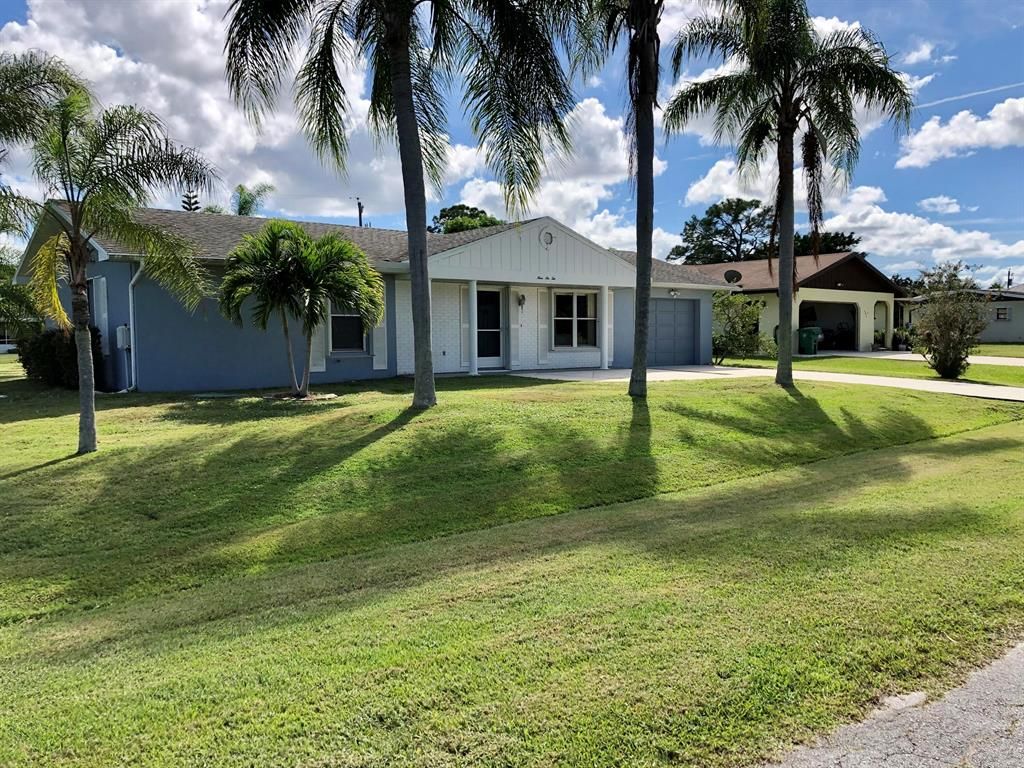 Photo of 962 SE Belfast Avenue, Port Saint Lucie, FL 34983 (MLS # R10747376)