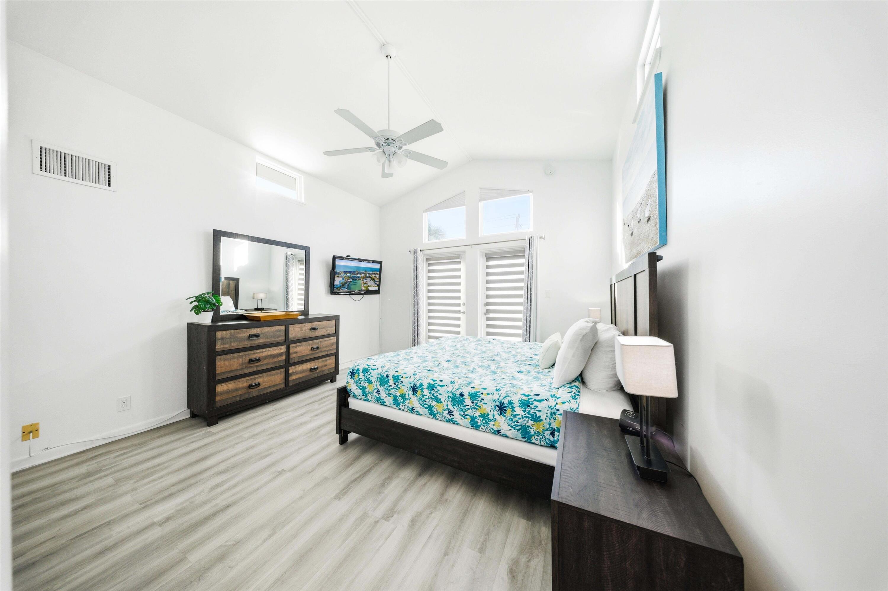 KEY COLONY BEACH - Residential