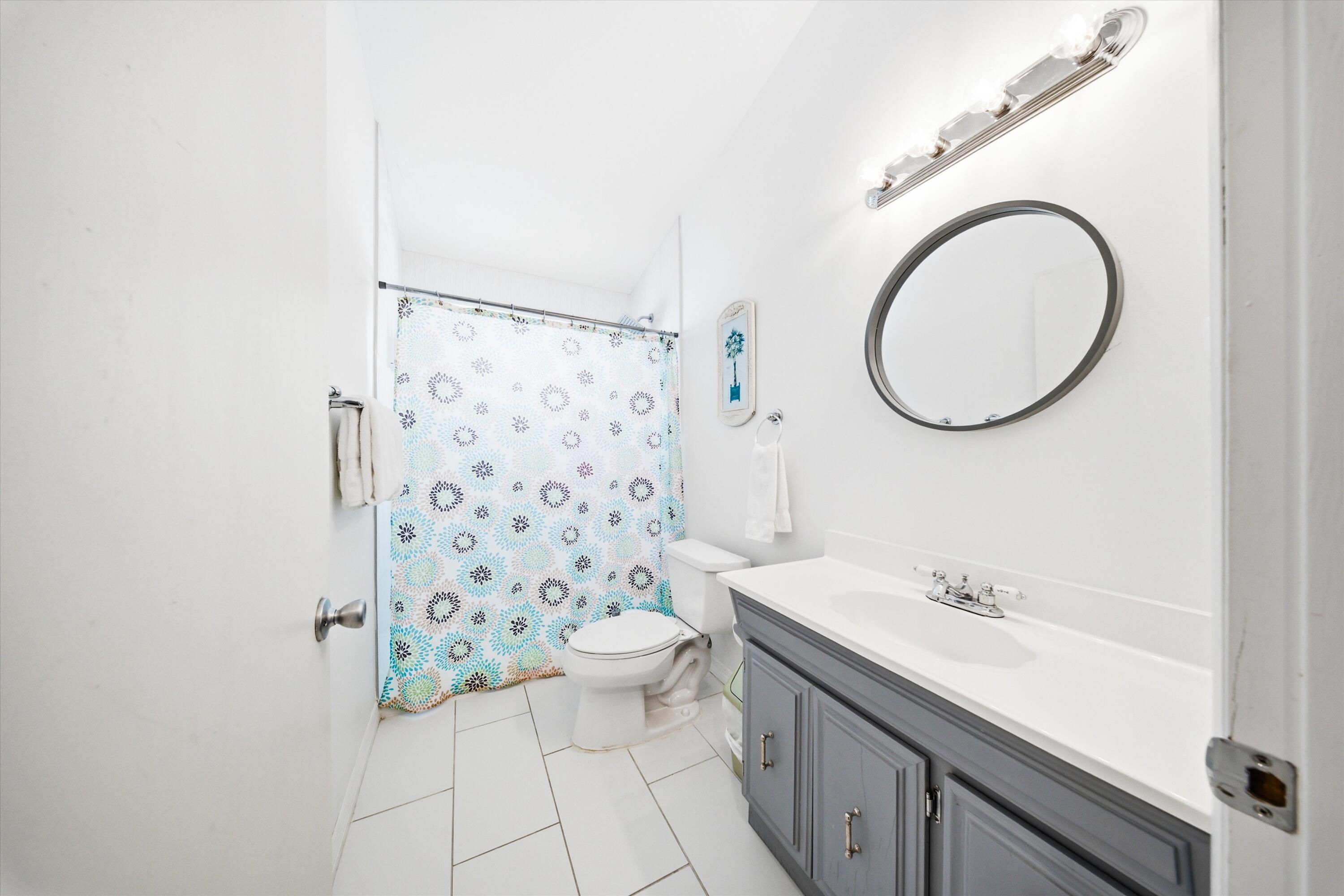 KEY COLONY BEACH - Residential