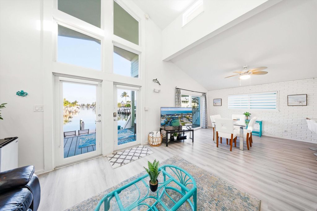 Photo of 340 E Ocean Drive, Key Colony Beach, FL (MLS # B26002035)