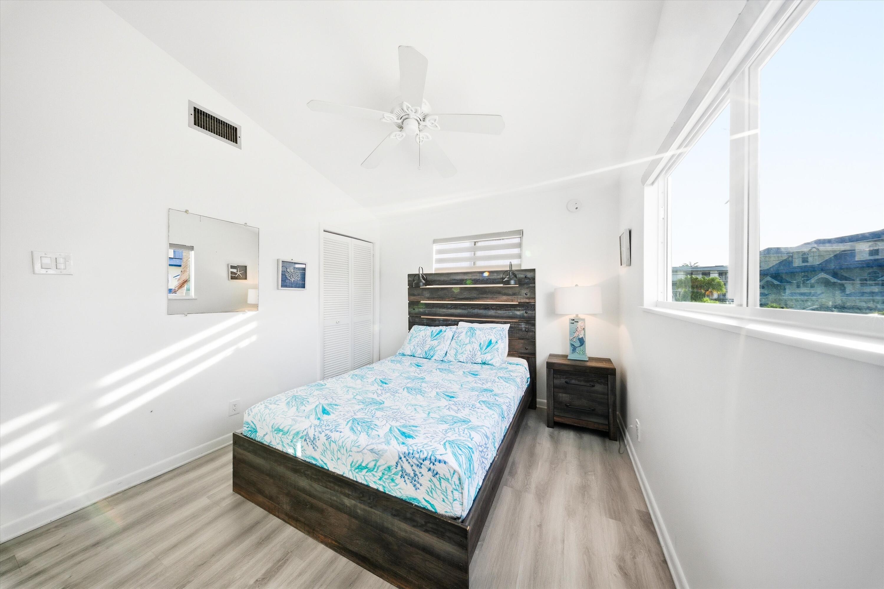 KEY COLONY BEACH - Residential