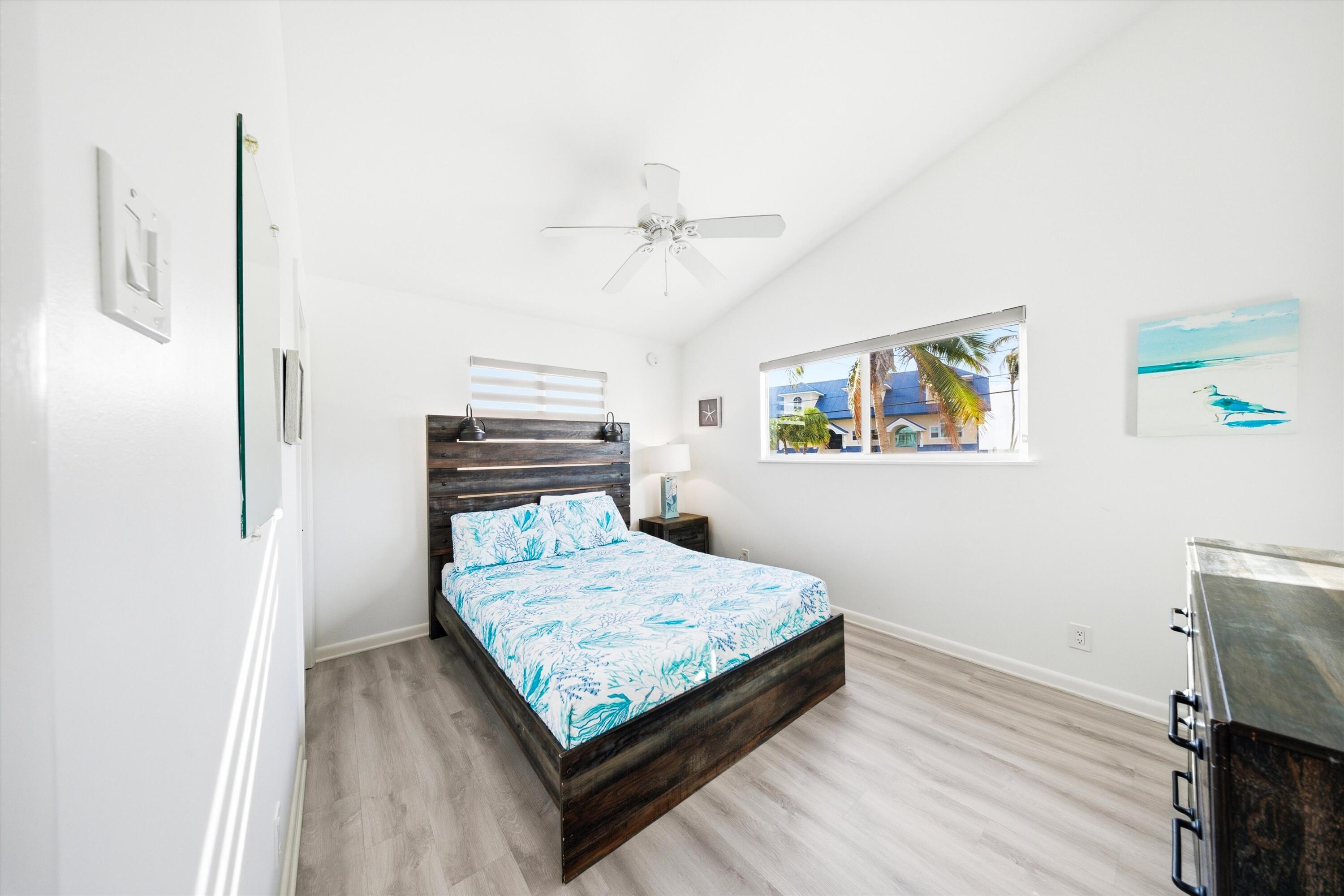 KEY COLONY BEACH - Residential