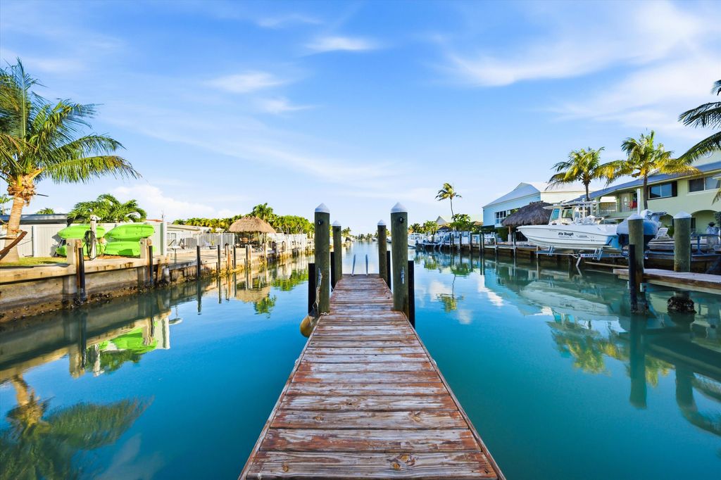 Photo of 340 E Ocean Drive, Key Colony Beach, FL (MLS # B26002035)