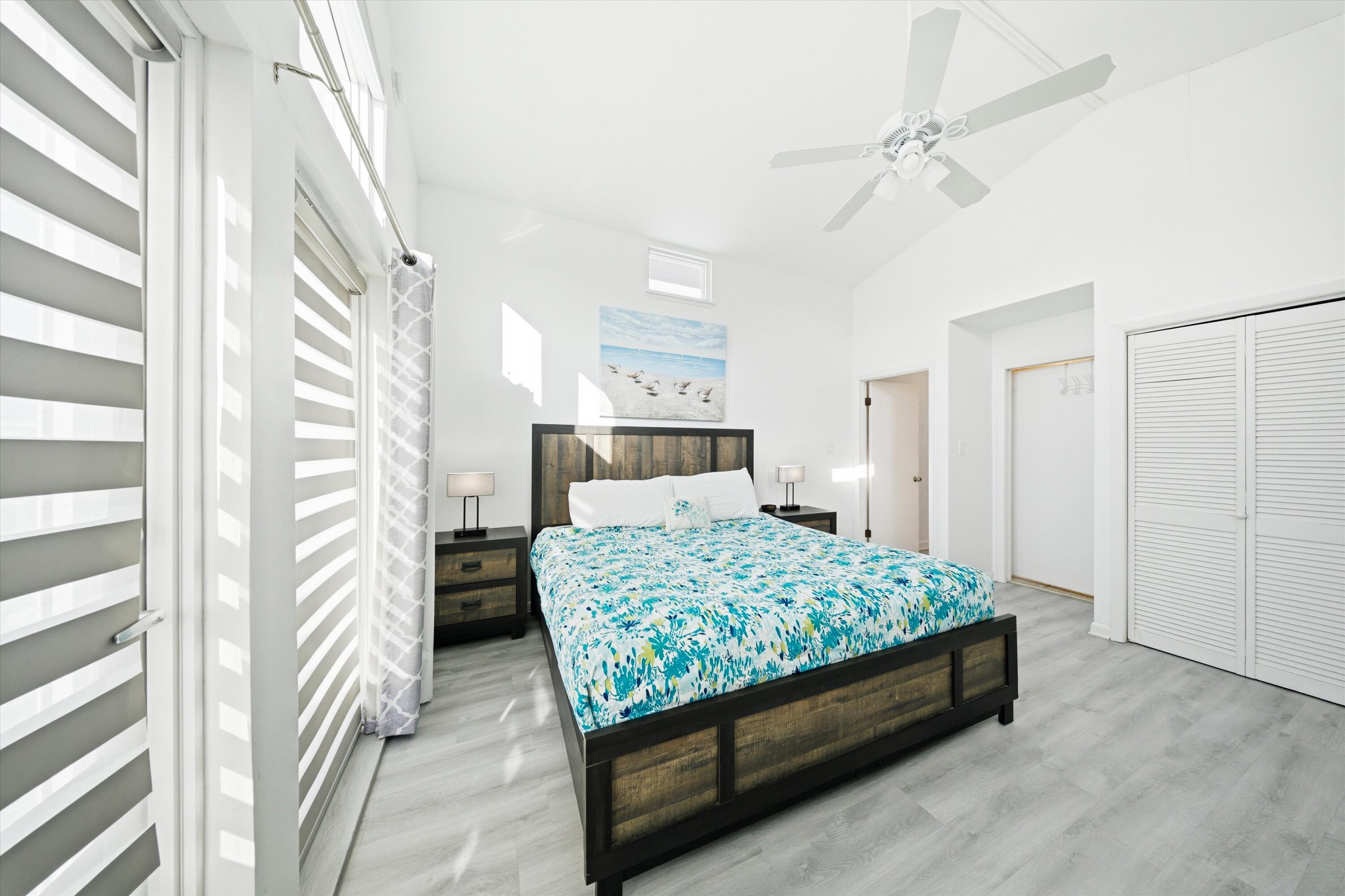 KEY COLONY BEACH - Residential