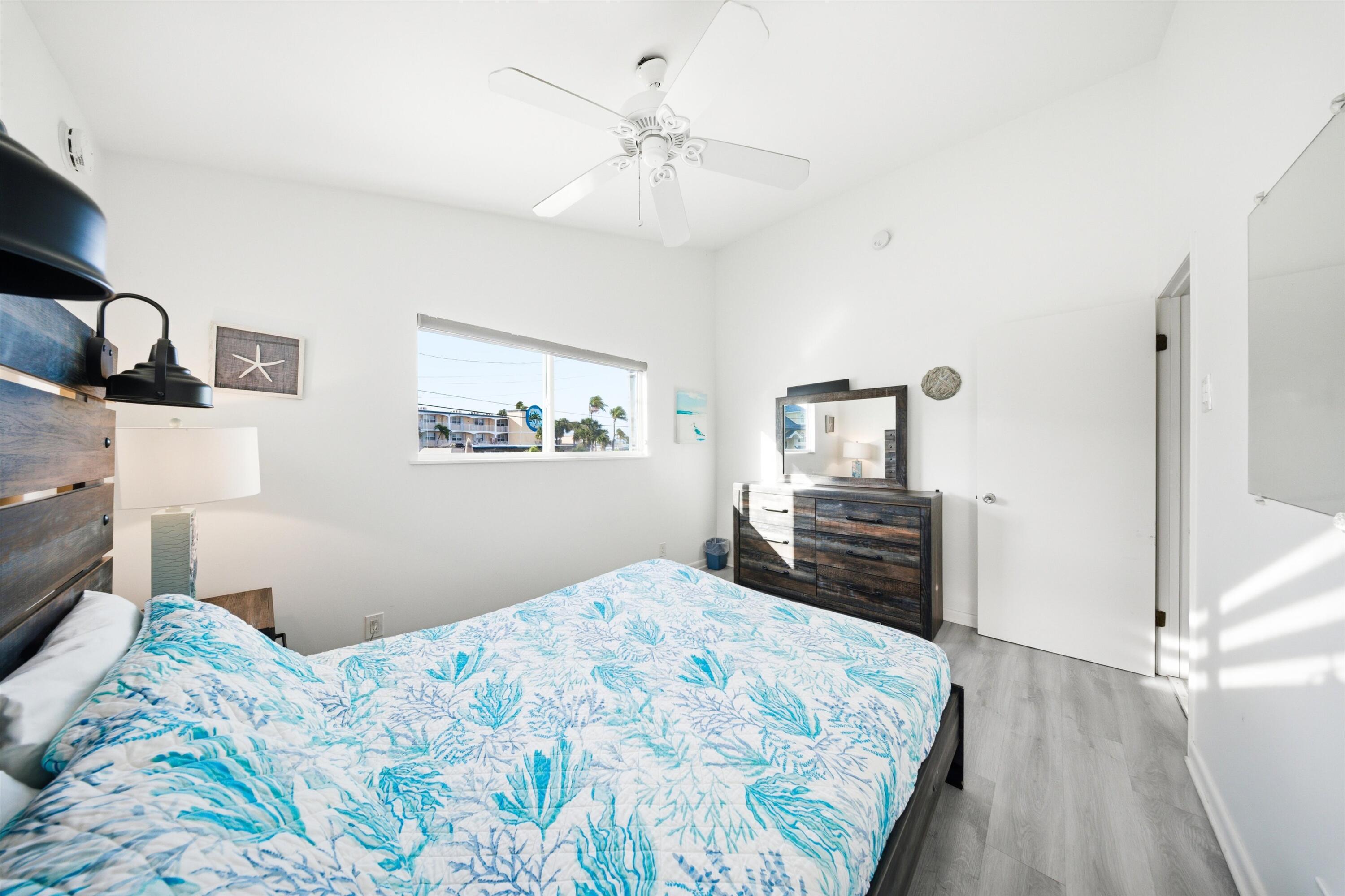 KEY COLONY BEACH - Residential