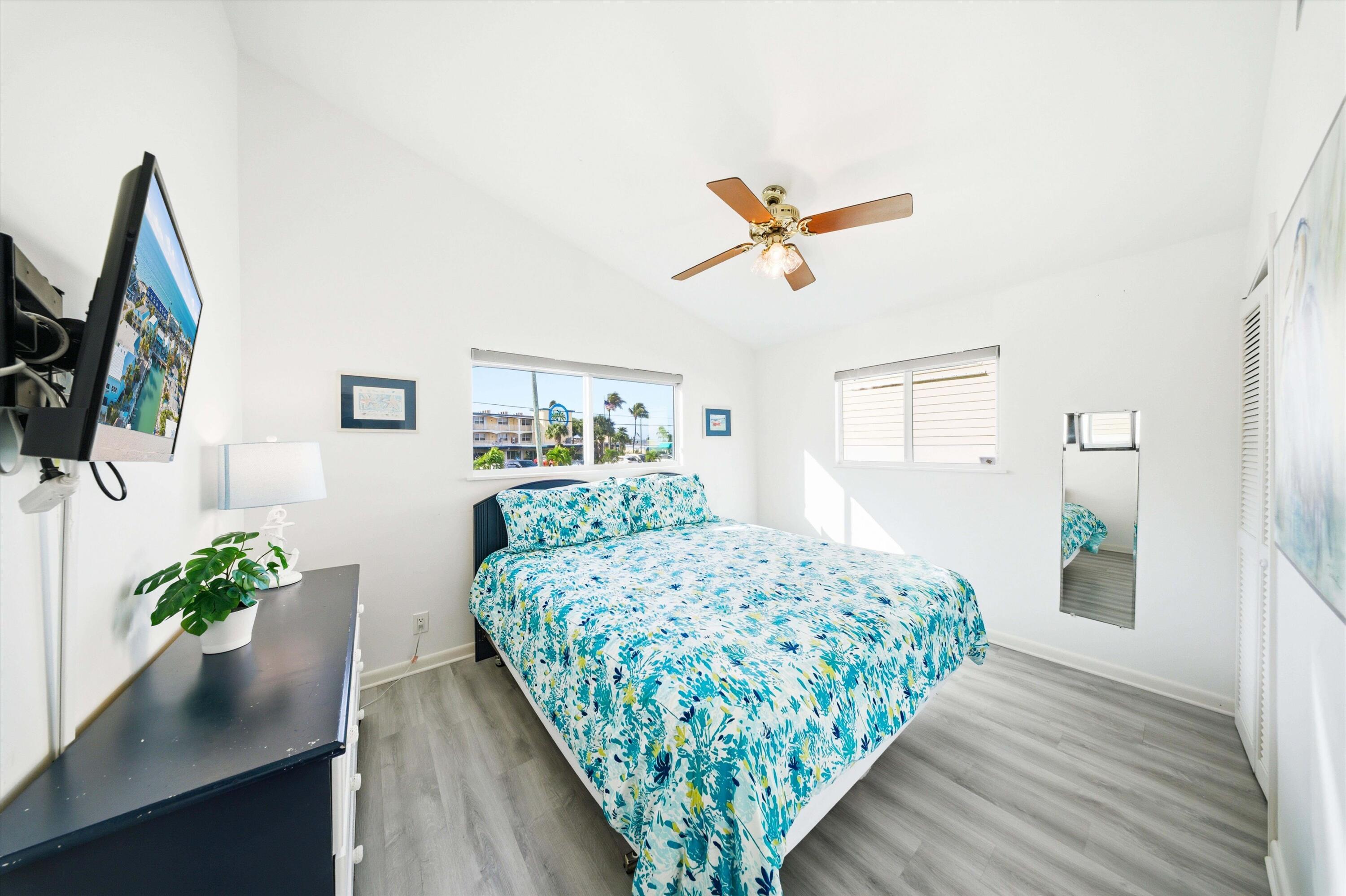 KEY COLONY BEACH - Residential