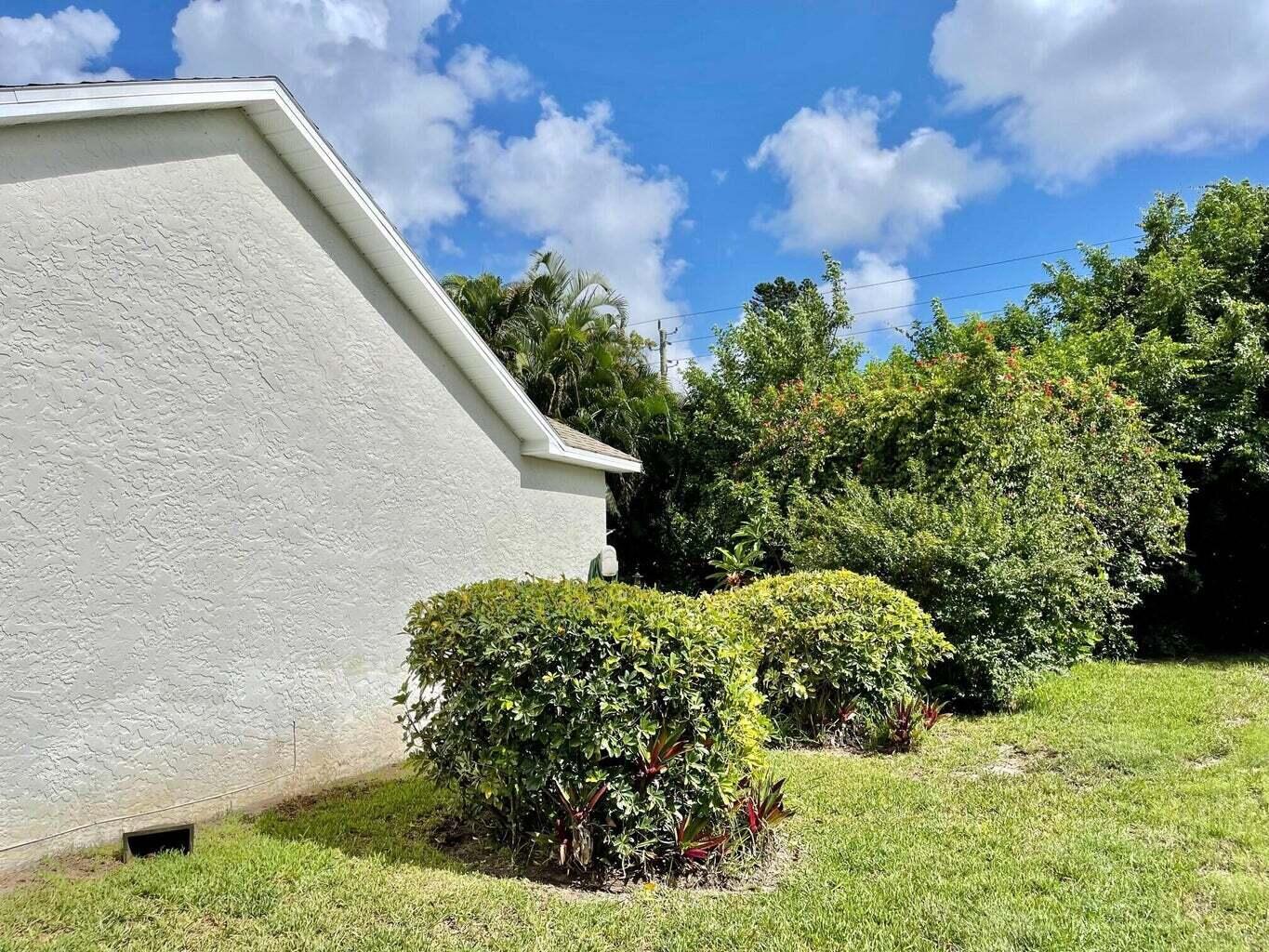 LAKE LUCIE ESTATES - Residential