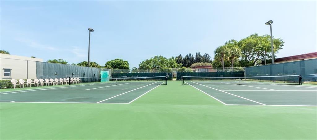 VISTA ROYALE PHASE IV BLD - Residential Lease