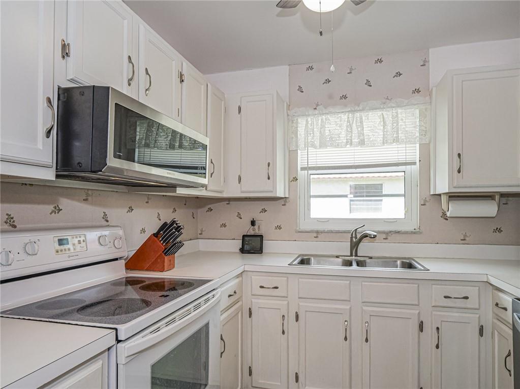VISTA ROYALE PHASE IV BLD - Residential Lease