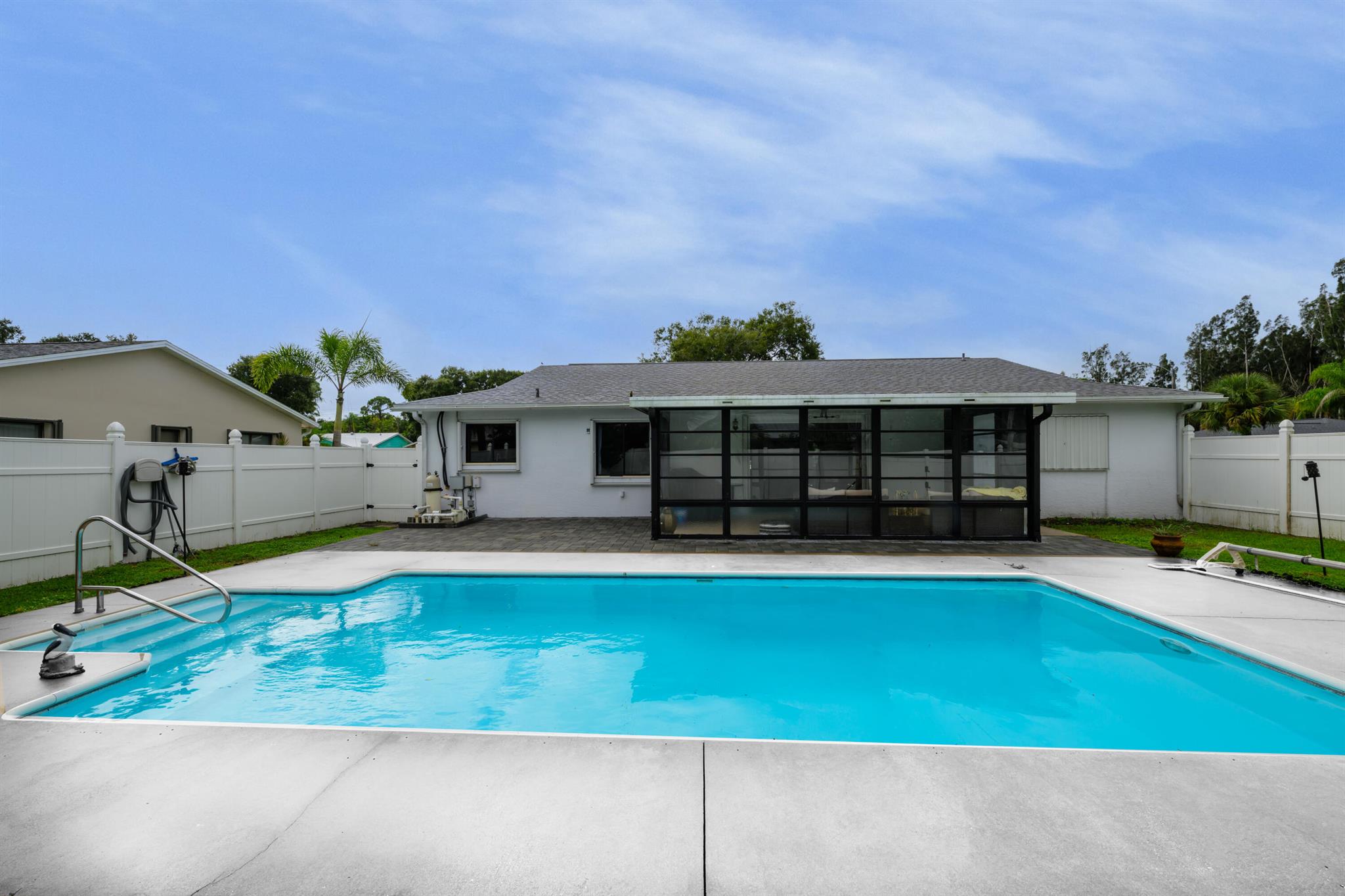 LAURELWOOD SUB UNIT 4 - Residential