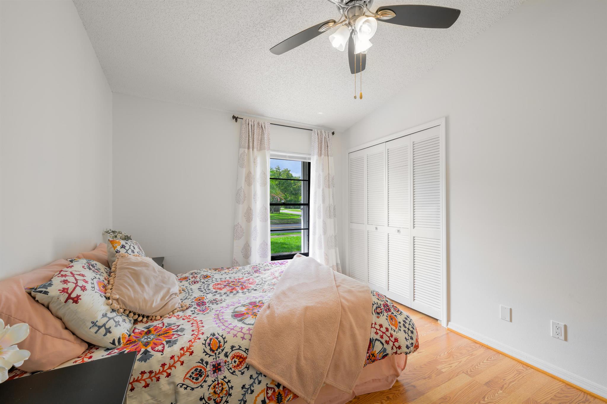 LAURELWOOD SUB UNIT 4 - Residential