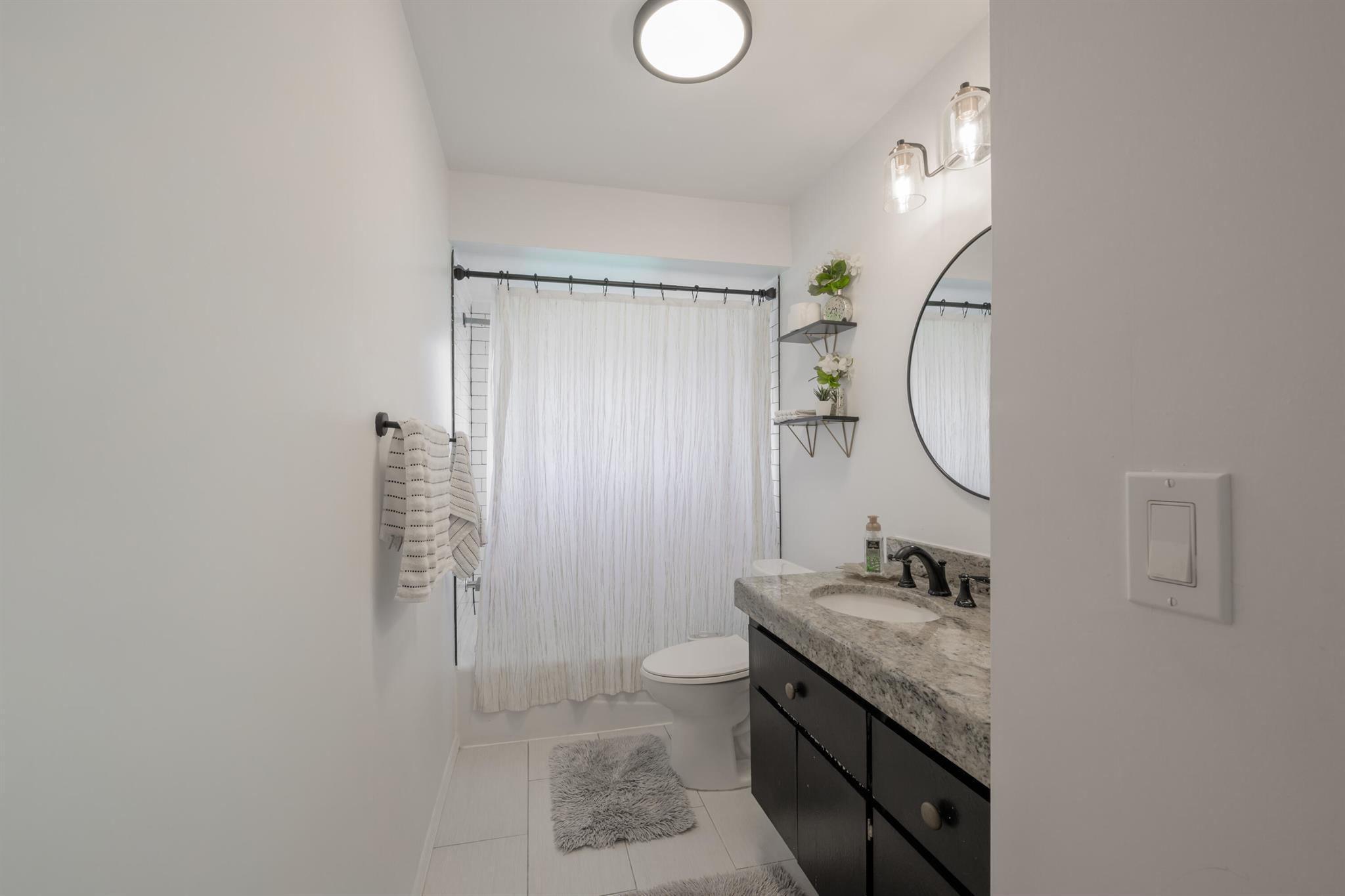 LAURELWOOD SUB UNIT 4 - Residential
