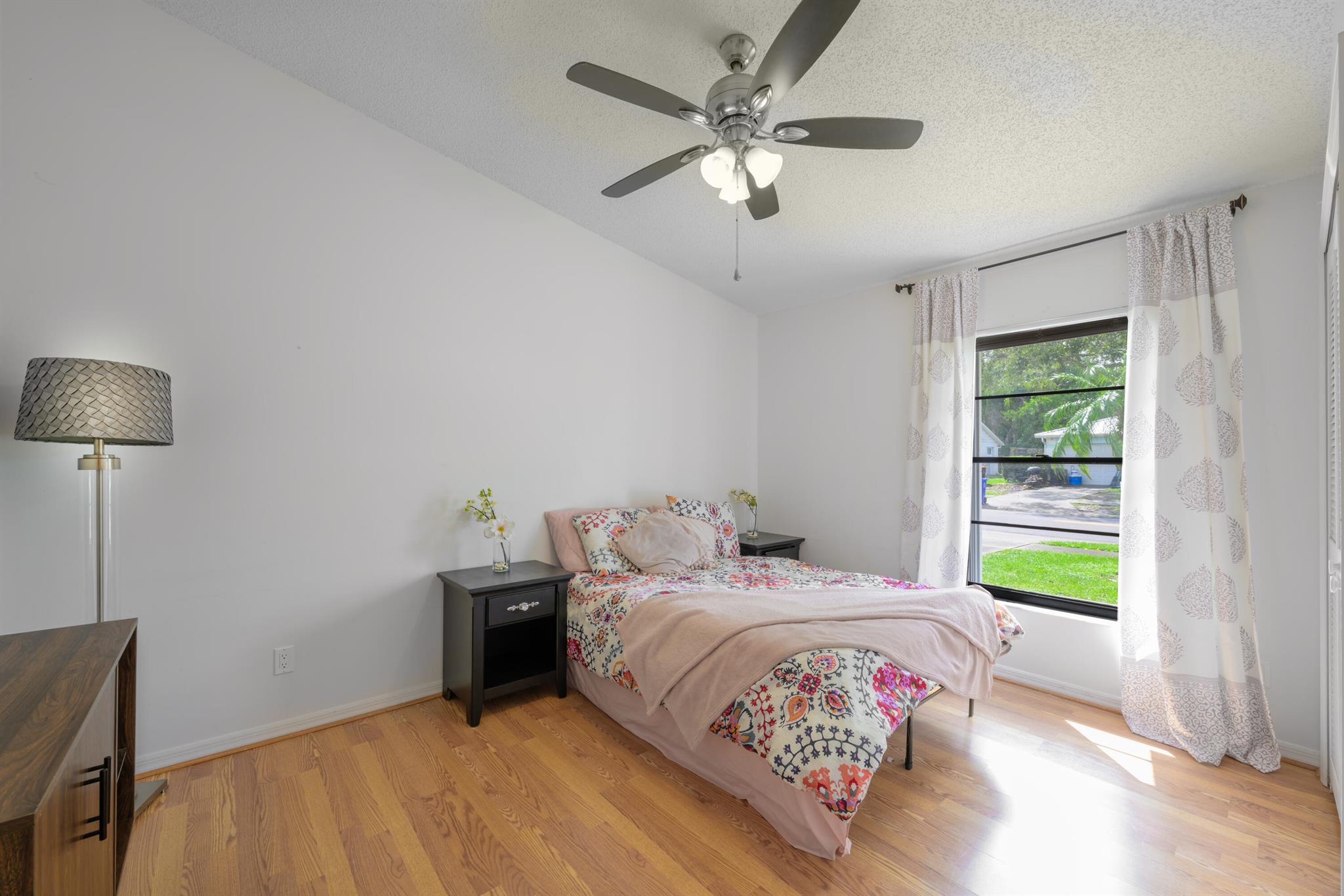 LAURELWOOD SUB UNIT 4 - Residential