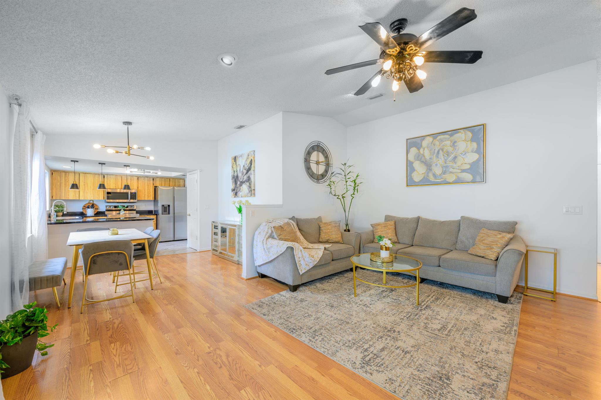 LAURELWOOD SUB UNIT 4 - Residential