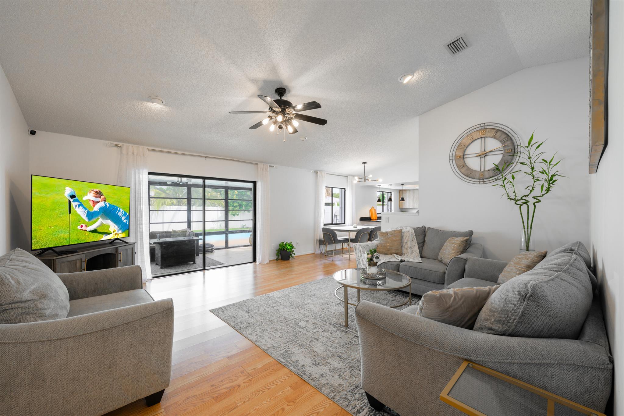 LAURELWOOD SUB UNIT 4 - Residential