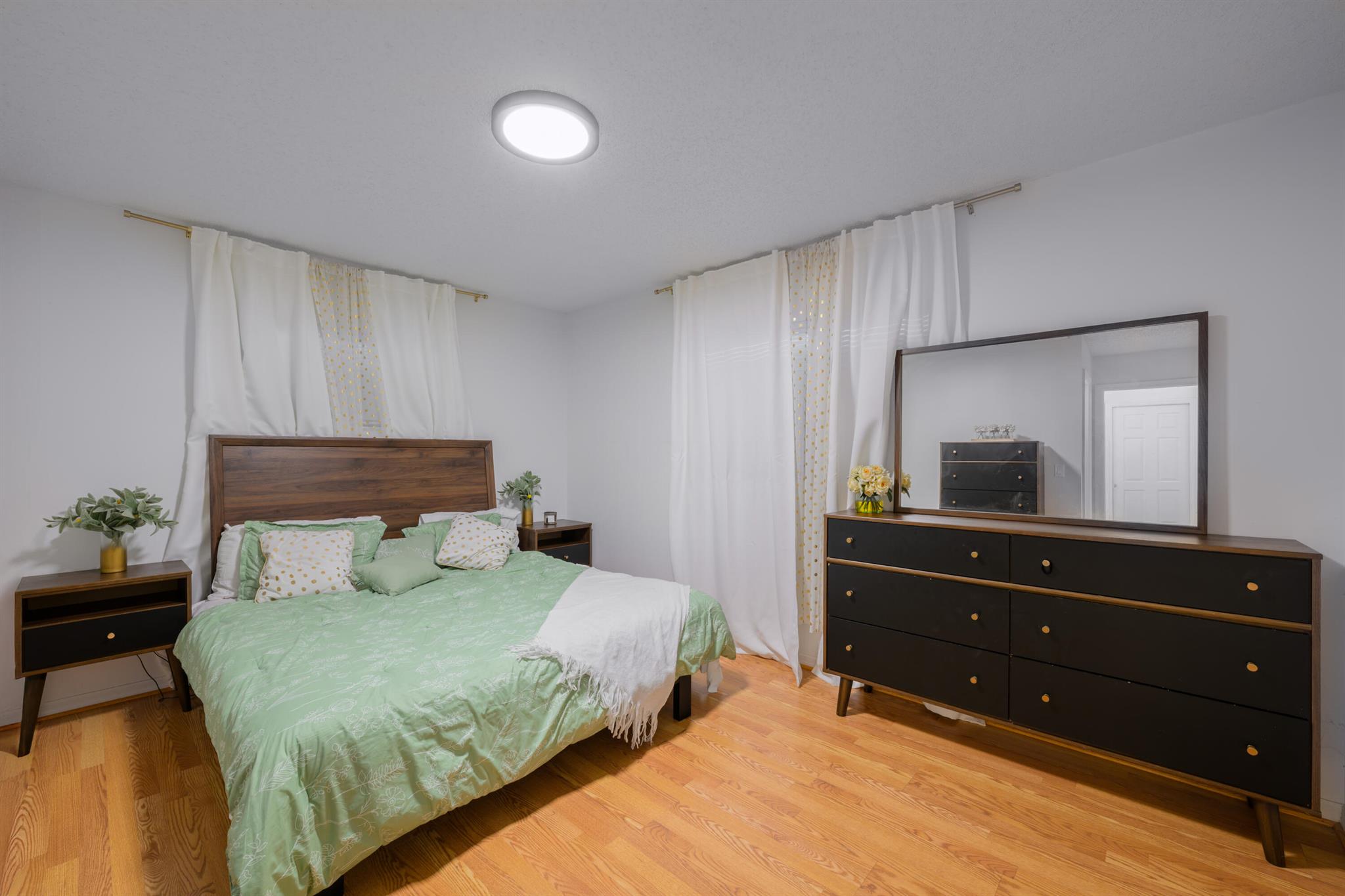 LAURELWOOD SUB UNIT 4 - Residential